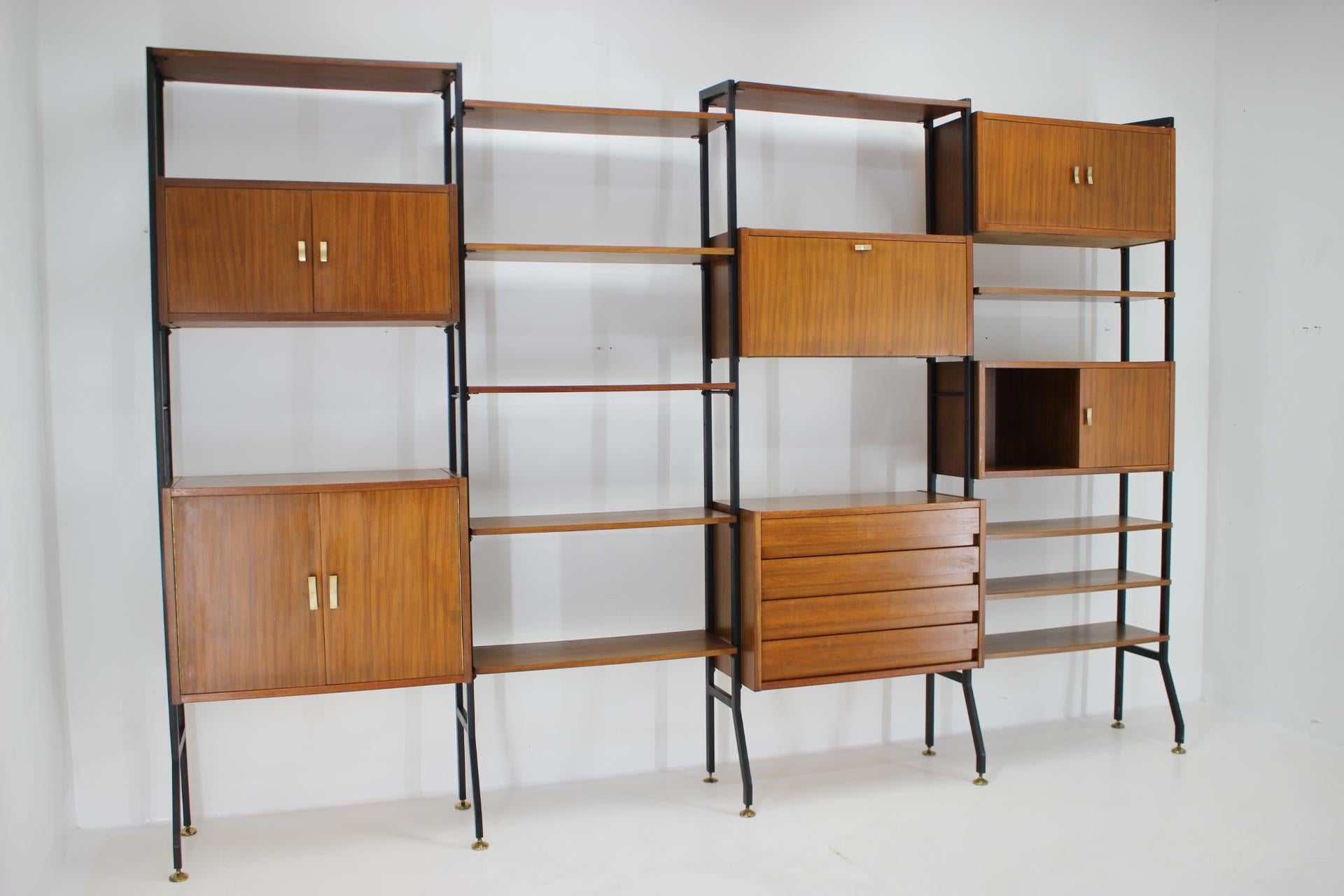 Mid-Century Modern 1960s Mahogany Shelving System, Italy For Sale