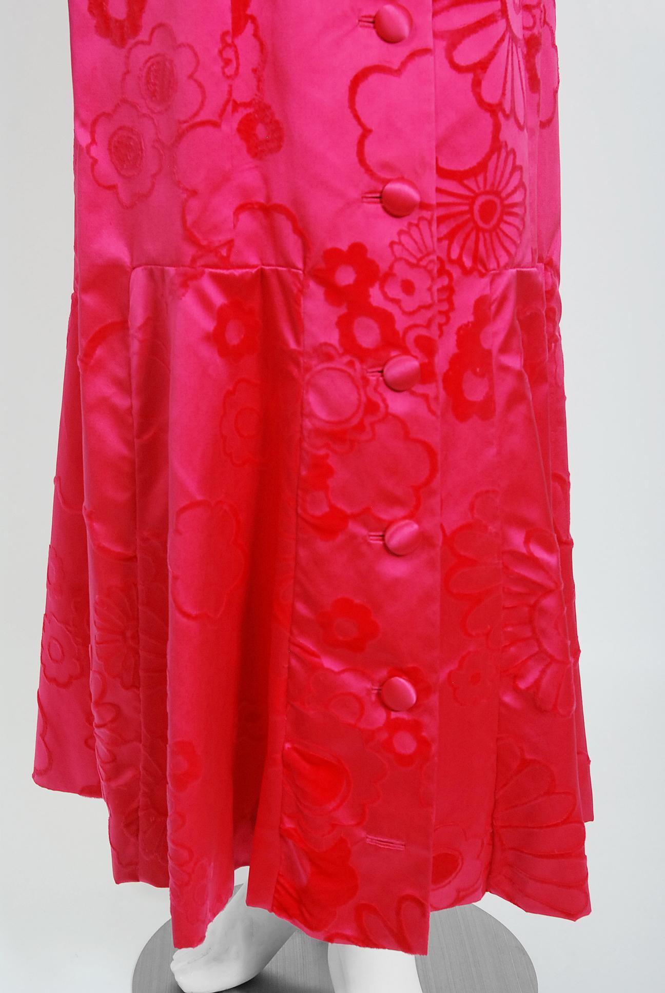 Women's Vintage 1970 Mainbocher Couture Vogue Documented Hot Pink Flocked Silk Dress For Sale