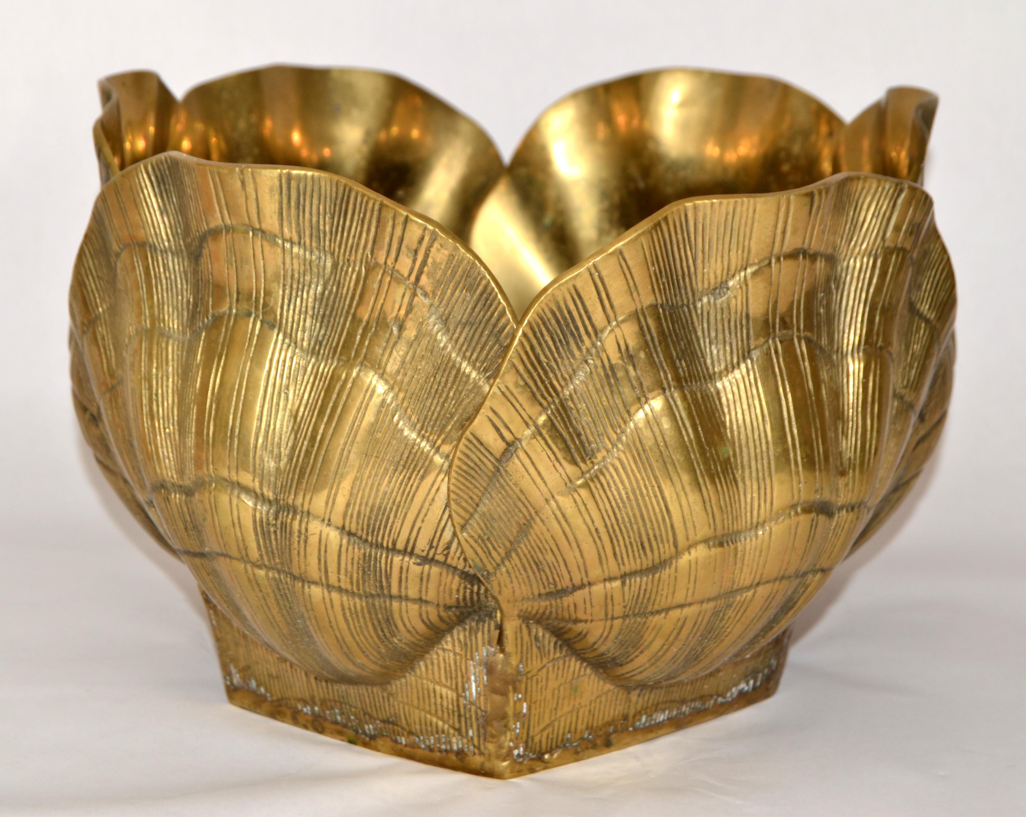 1960er Maison Jansen Stil Massiv Bronze Muschel Muschel Pflanzgefäß Jardinières Frankreich (Handgeschnitzt) im Angebot