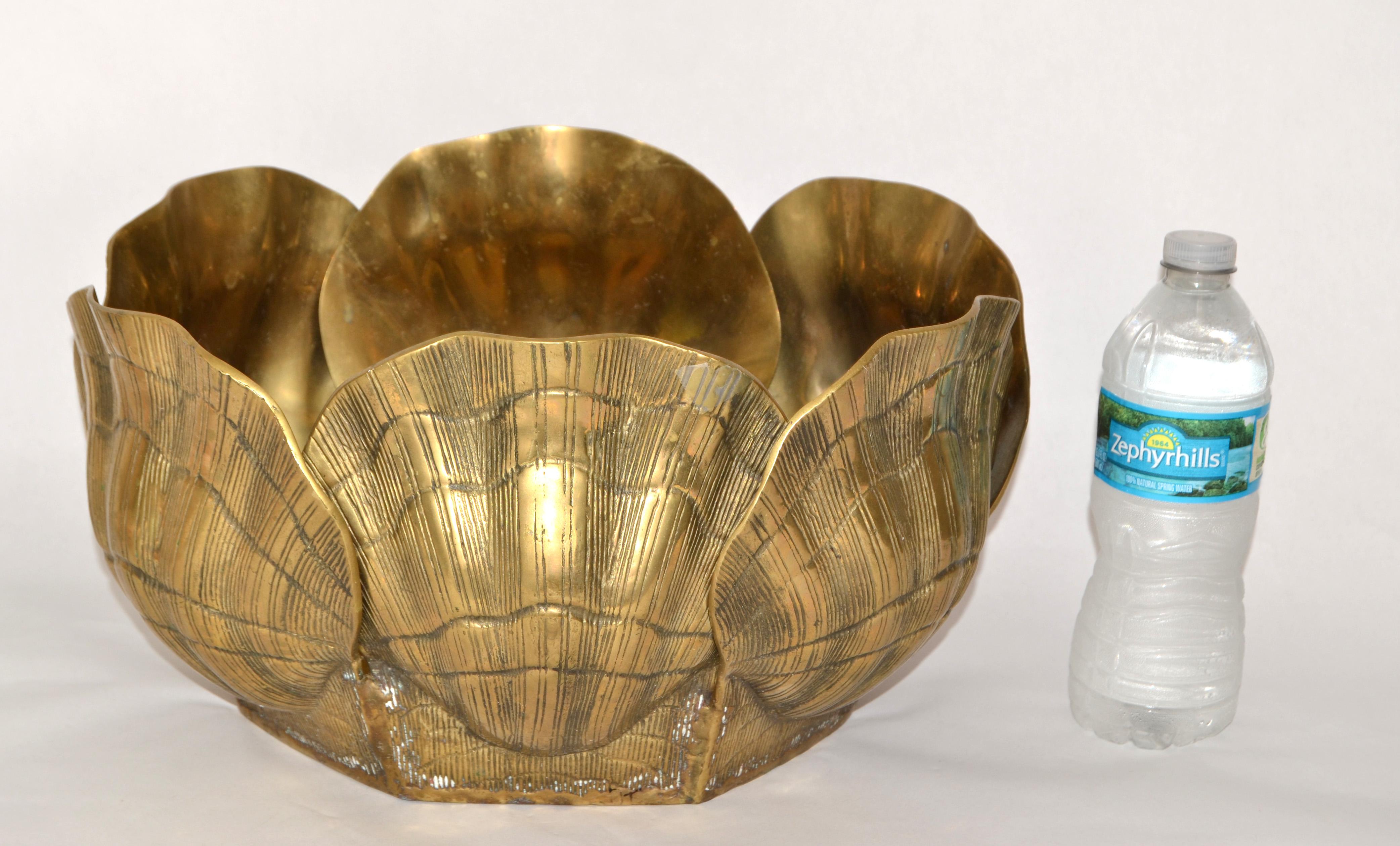 1960er Maison Jansen Stil Massiv Bronze Muschel Muschel Pflanzgefäß Jardinières Frankreich (20. Jahrhundert) im Angebot