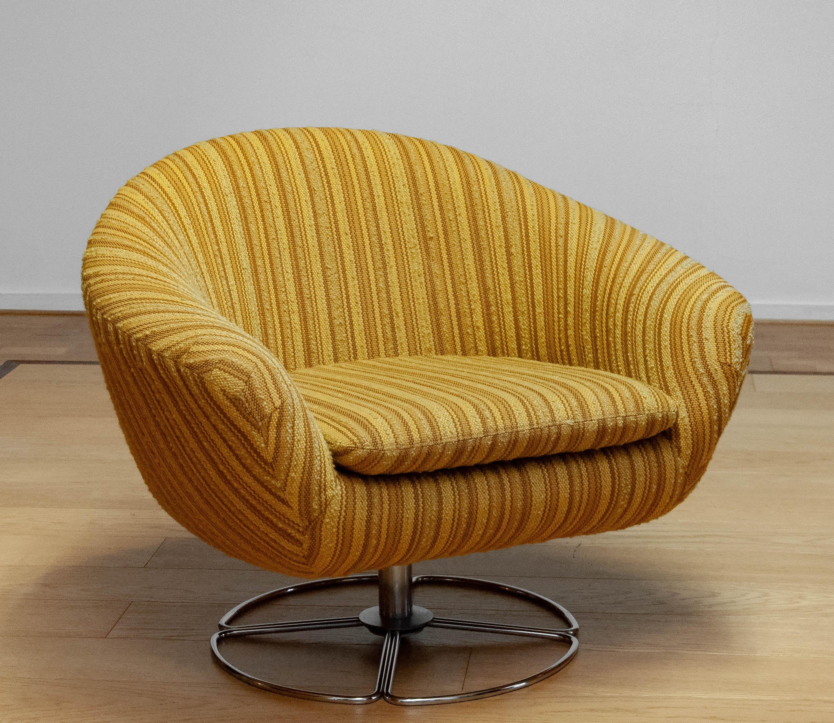 Scandinavian Modern 1960s Maize Yellow Bouclé Fabric Upholstered Swivel Chair By Dux Of Sweden For Sale