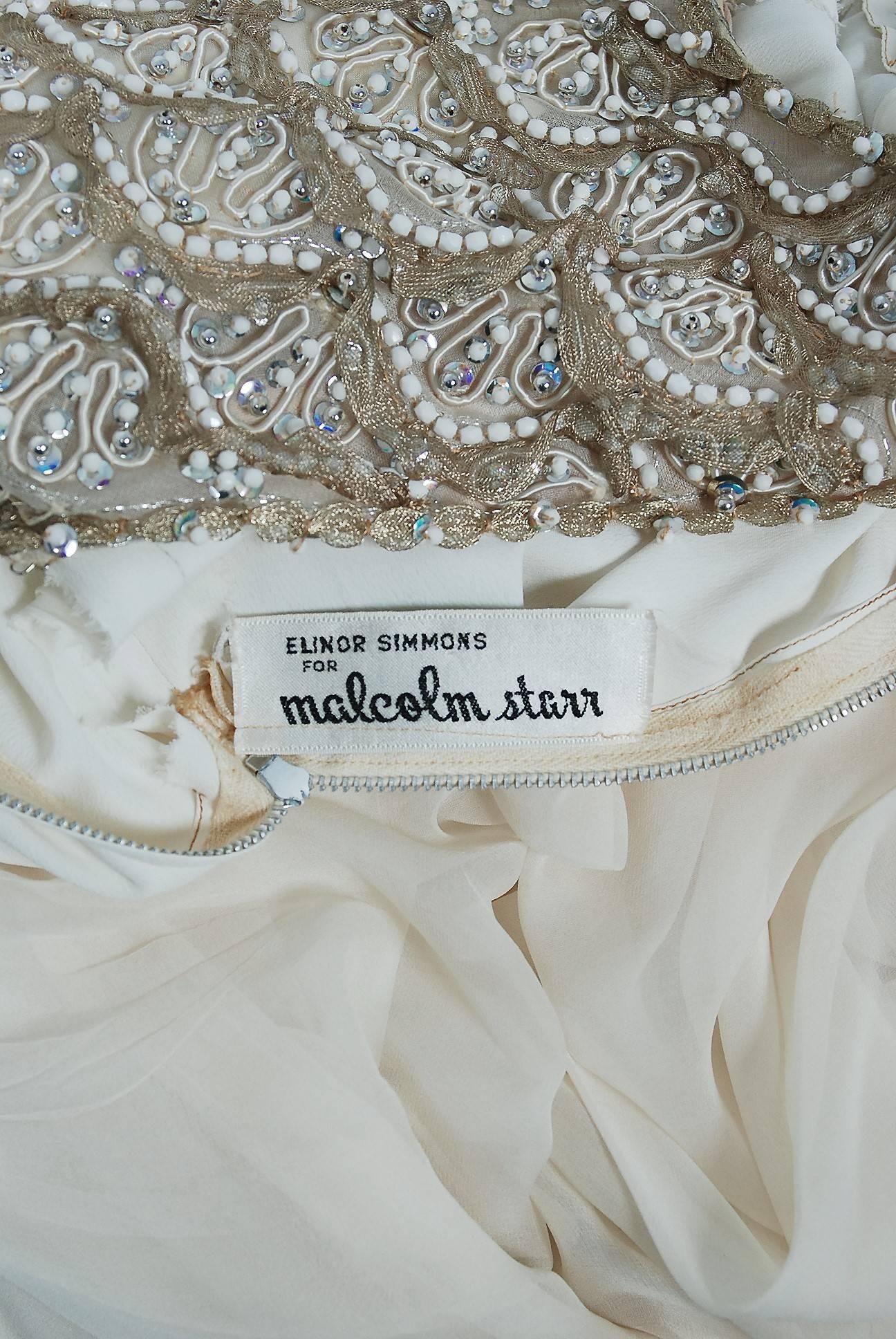 Vintage 1960er Malcolm Starr Empire-Brautkleid aus elfenbeinfarbener Seide und Chiffon mit Perlen im Angebot 1