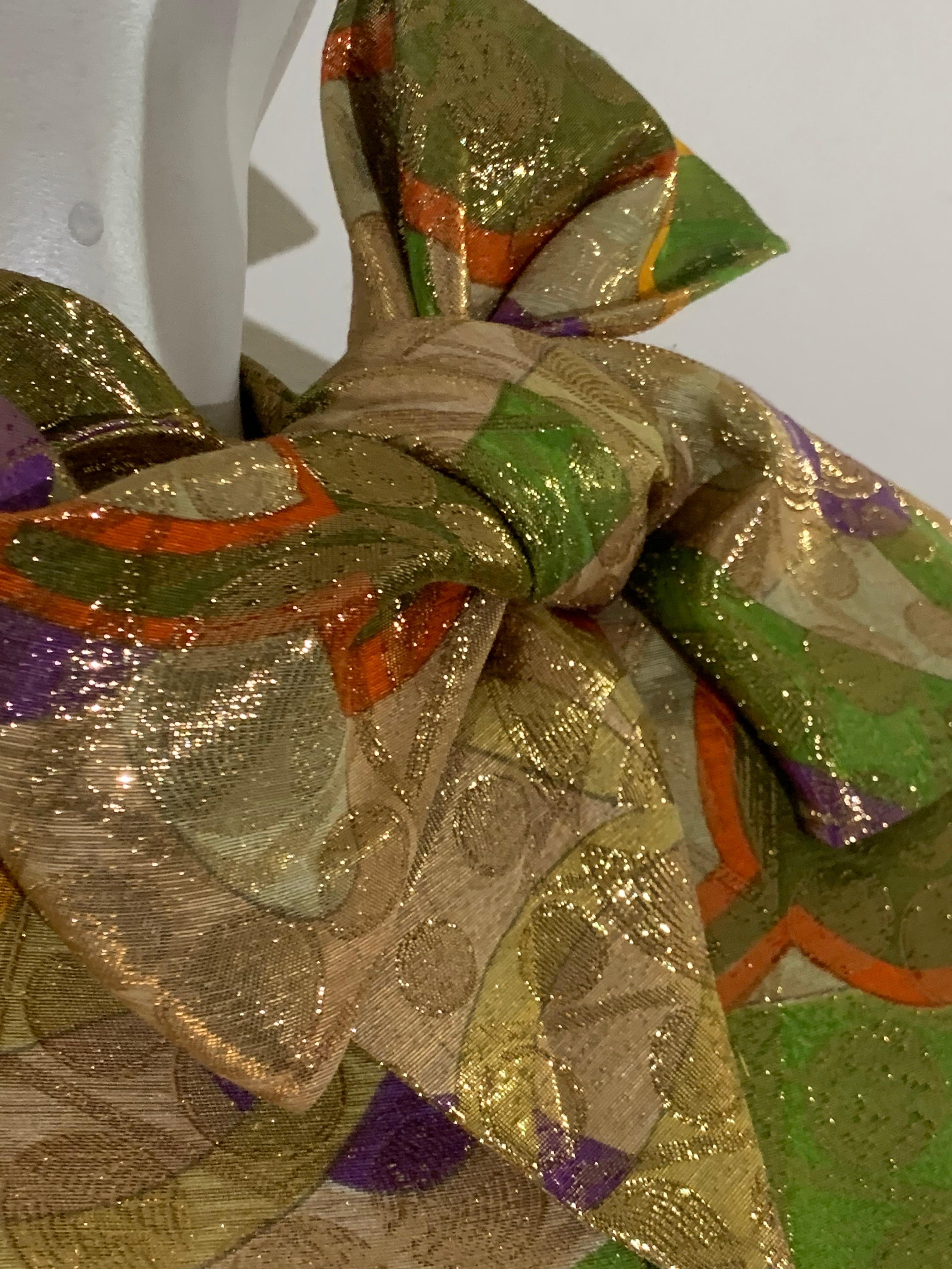 1960s Malcolm Starr Oro Tissue Lame Cocktail Mini Dress w Floral Print en venta 1