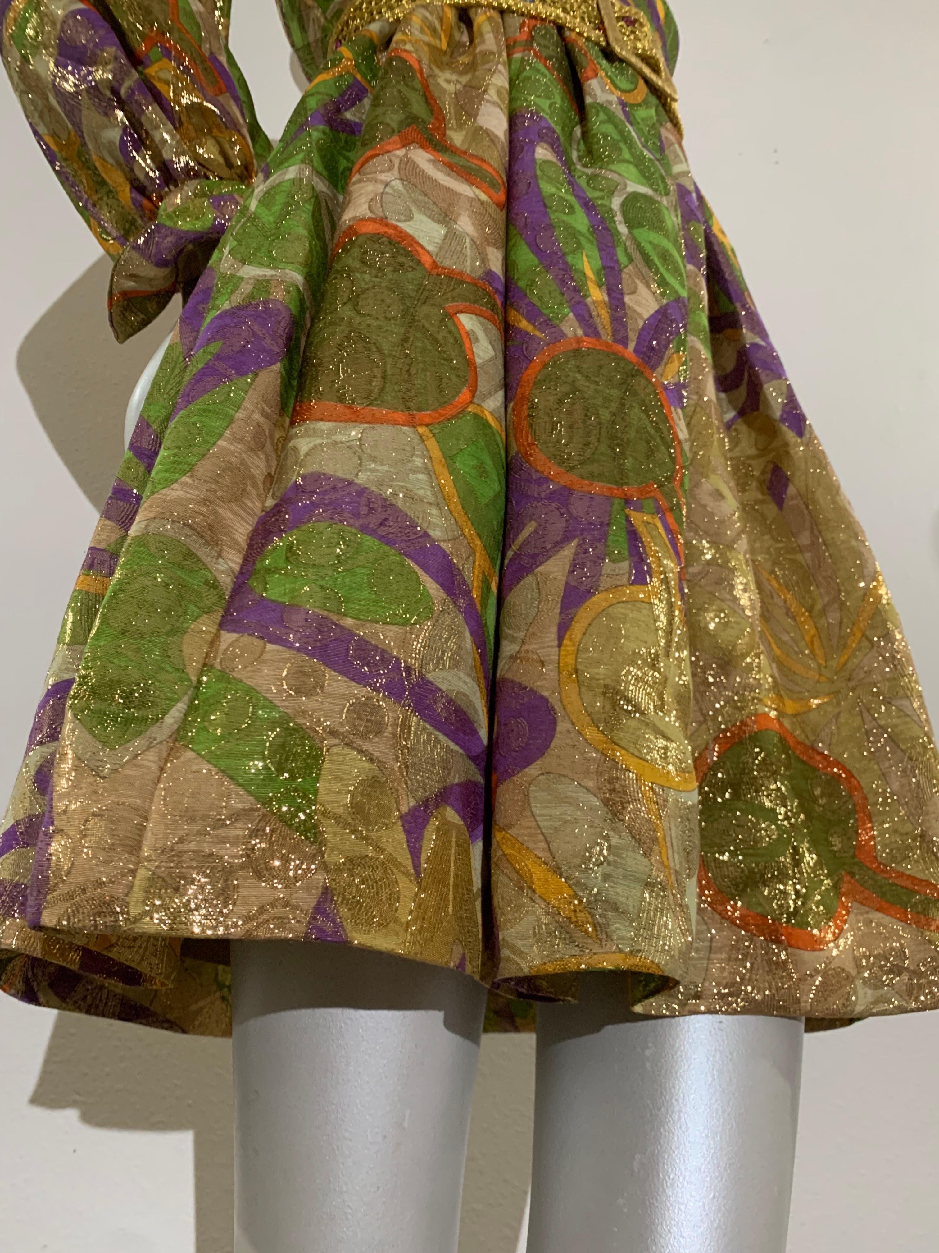 1960s Malcolm Starr Oro Tissue Lame Cocktail Mini Dress w Floral Print en venta 2