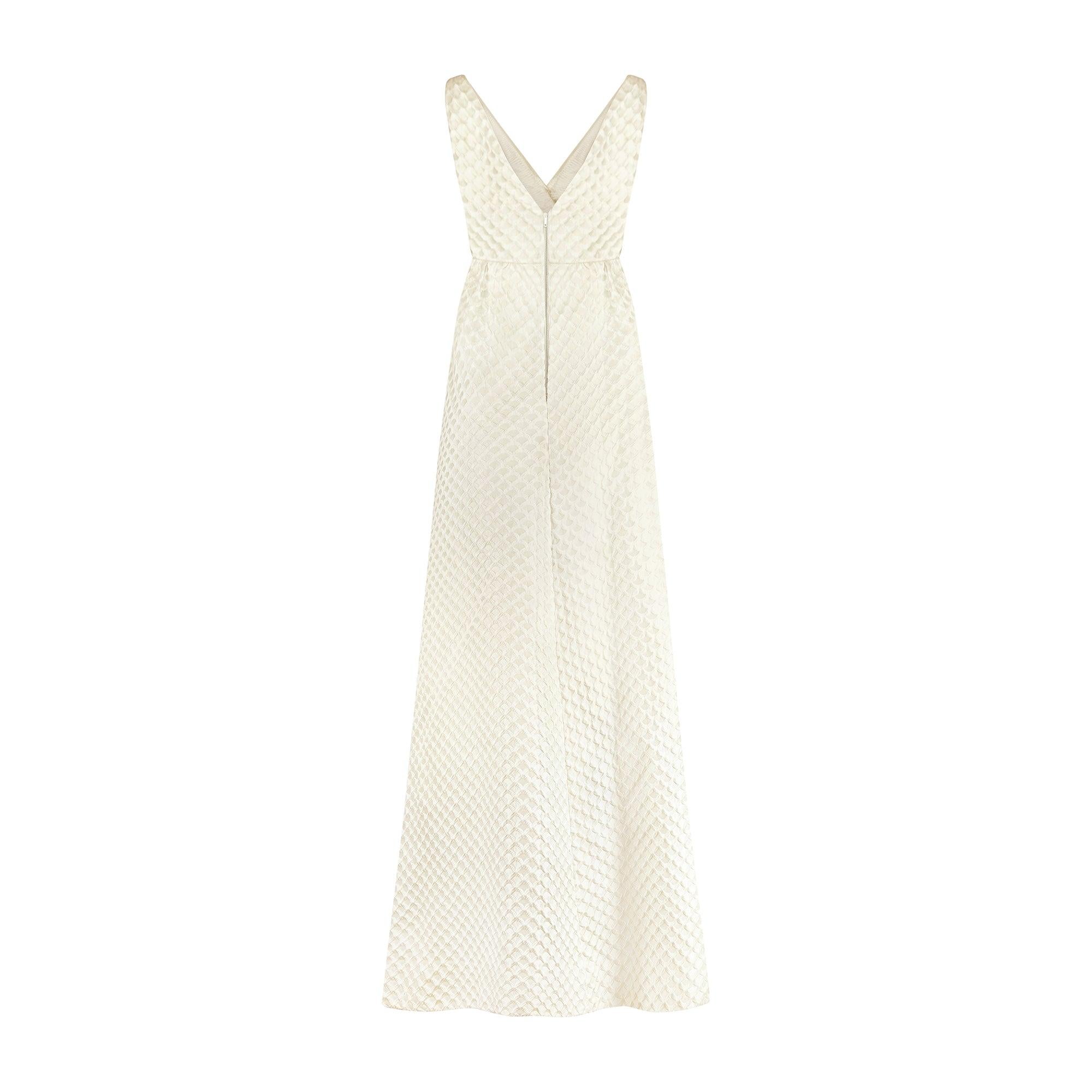 Vestido de novia Malcolm Starr de los años 60, de brocado blanco y línea imperio Blanco en venta