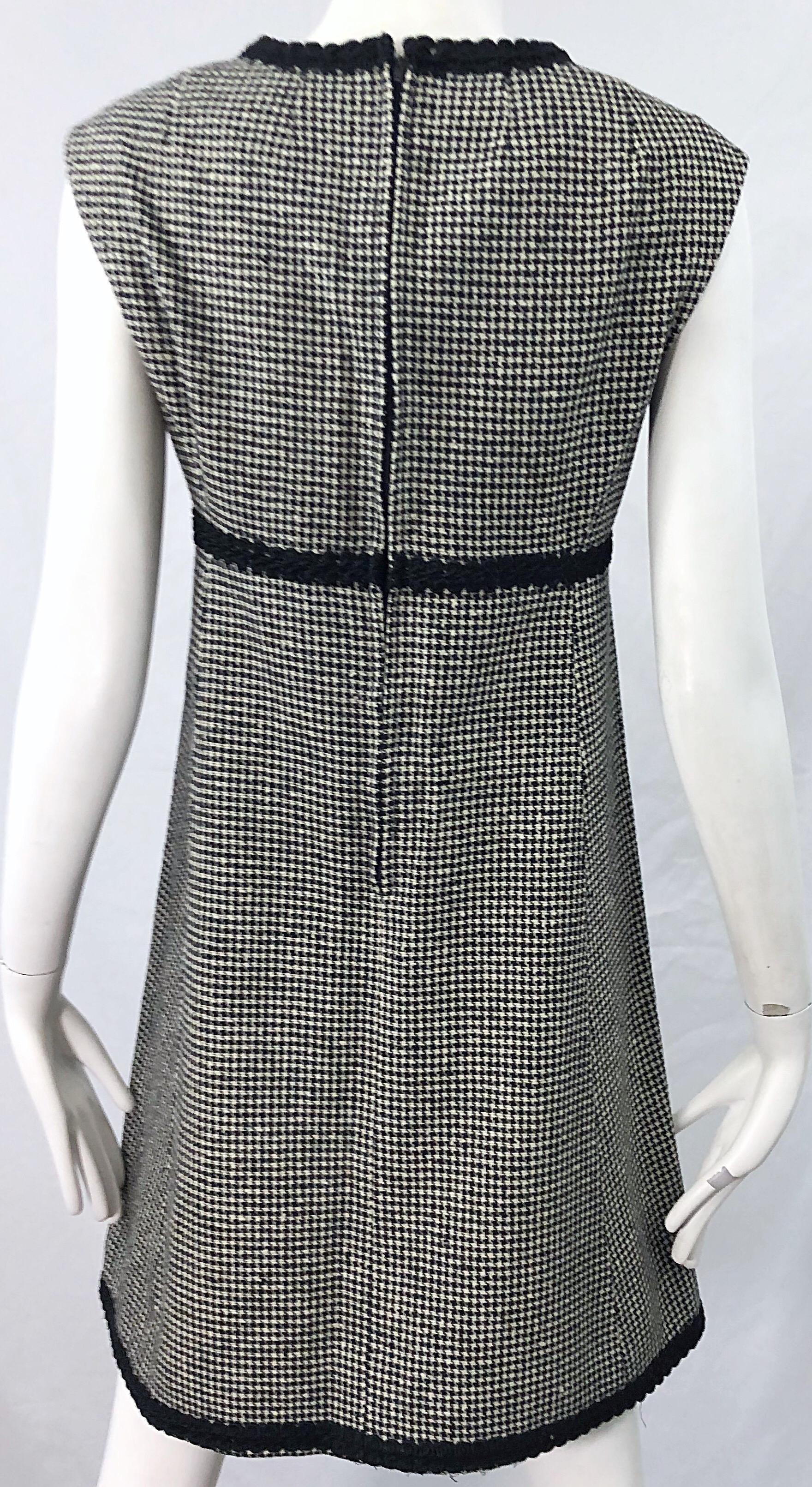Women's 1960s Mamselle by Betty Carol Black and White Houndstooth Wool 60s A Line Dress For Sale