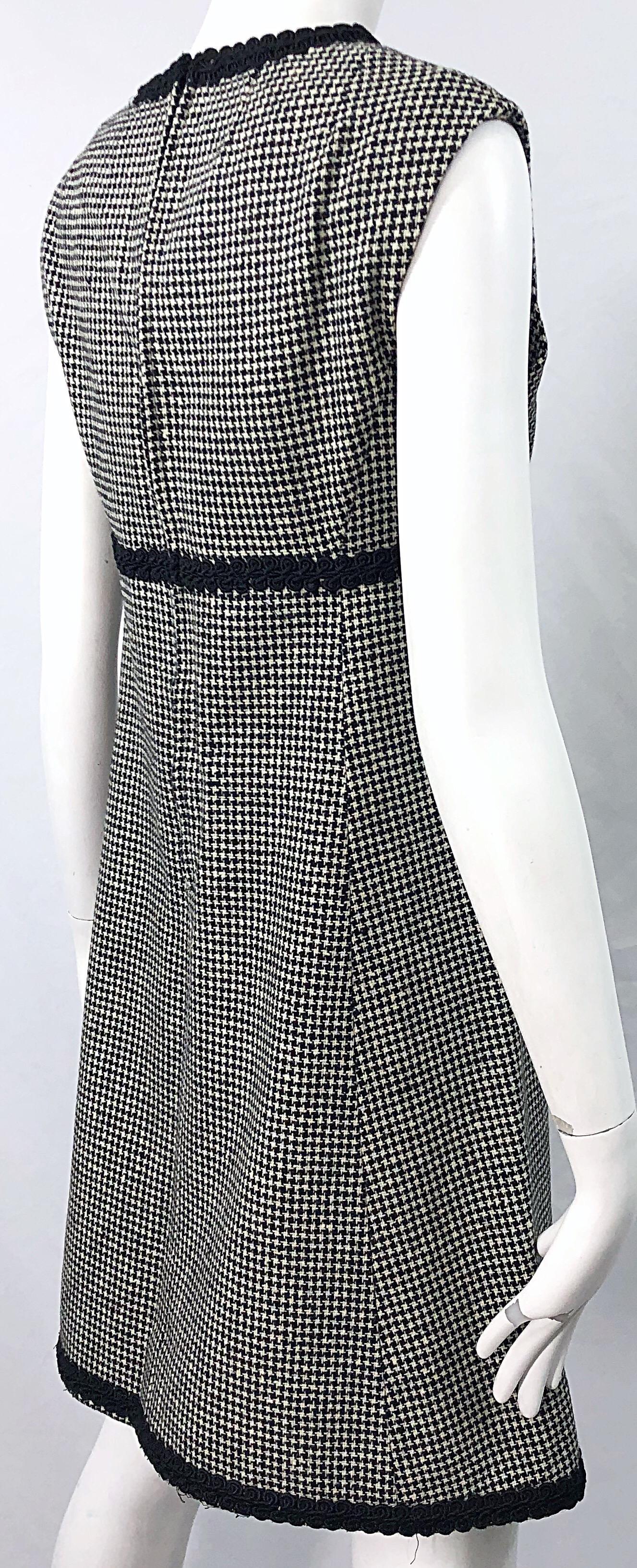 1960s Mamselle by Betty Carol Black and White Houndstooth Wool 60s A Line Dress For Sale 2