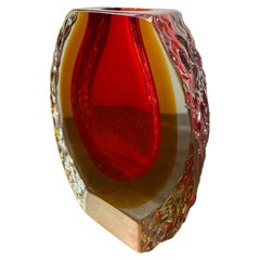 Jarrón de cristal de Murano Sommerso rojo y amarillo de mediados de siglo moderno Mandruzzato de los años 60