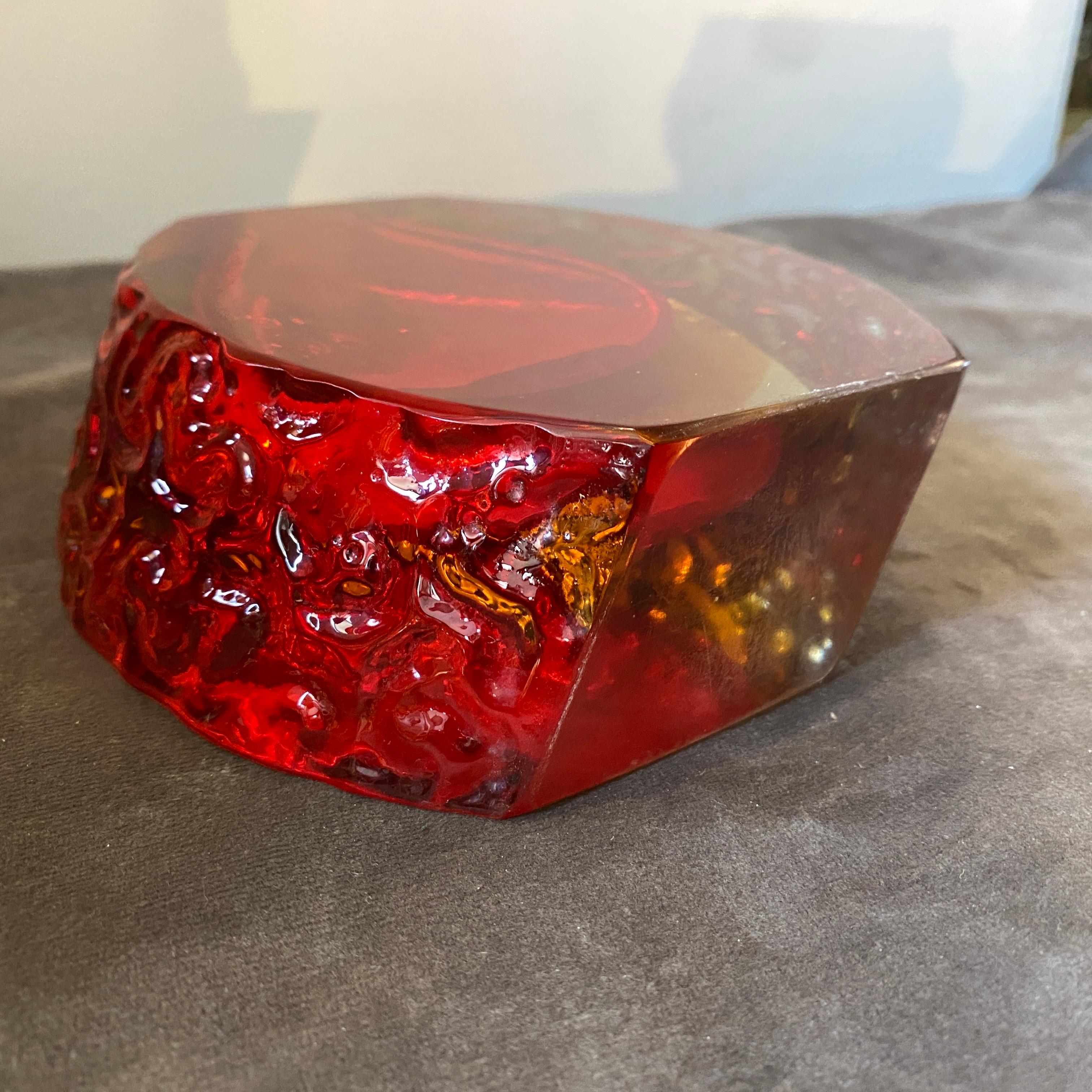 1960s Mandruzzato Mid-Century Modern Red and Yellow Sommerso Murano Glass Vase For Sale 1