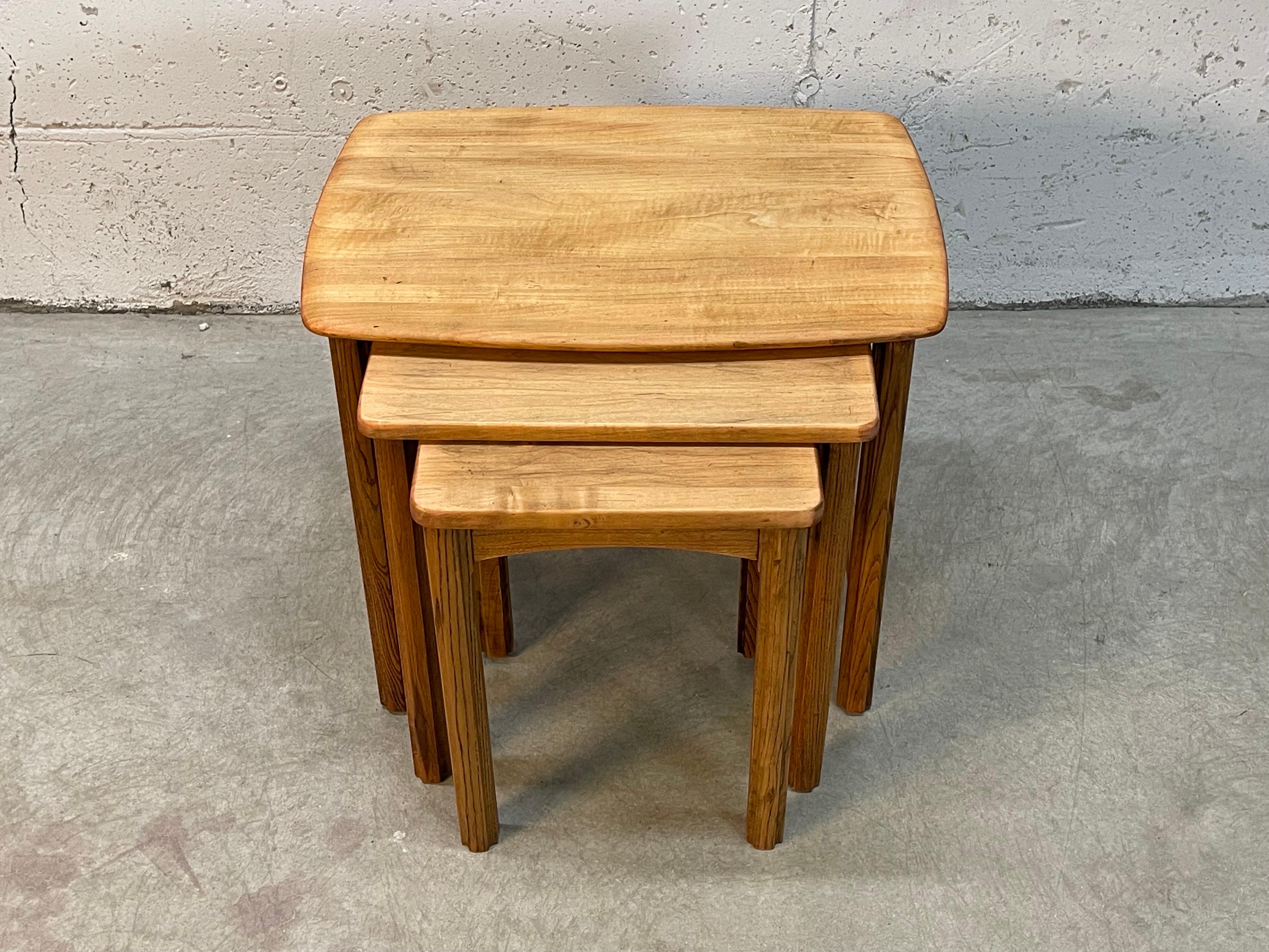 Mid-Century Modern 1960s Maple Wood Nesting Tables For Sale