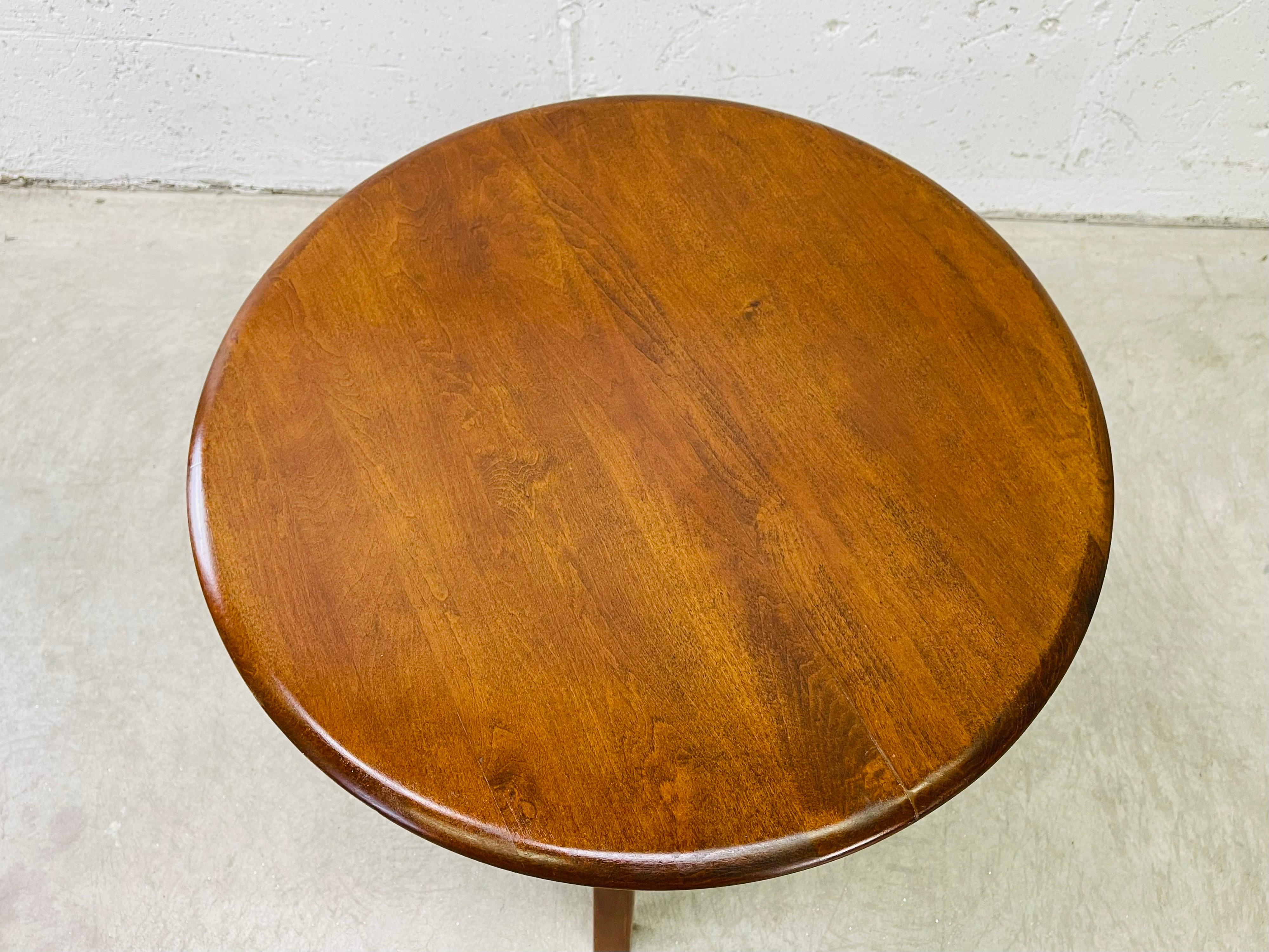 1960s Maple Wood Round Top Side Table For Sale 4