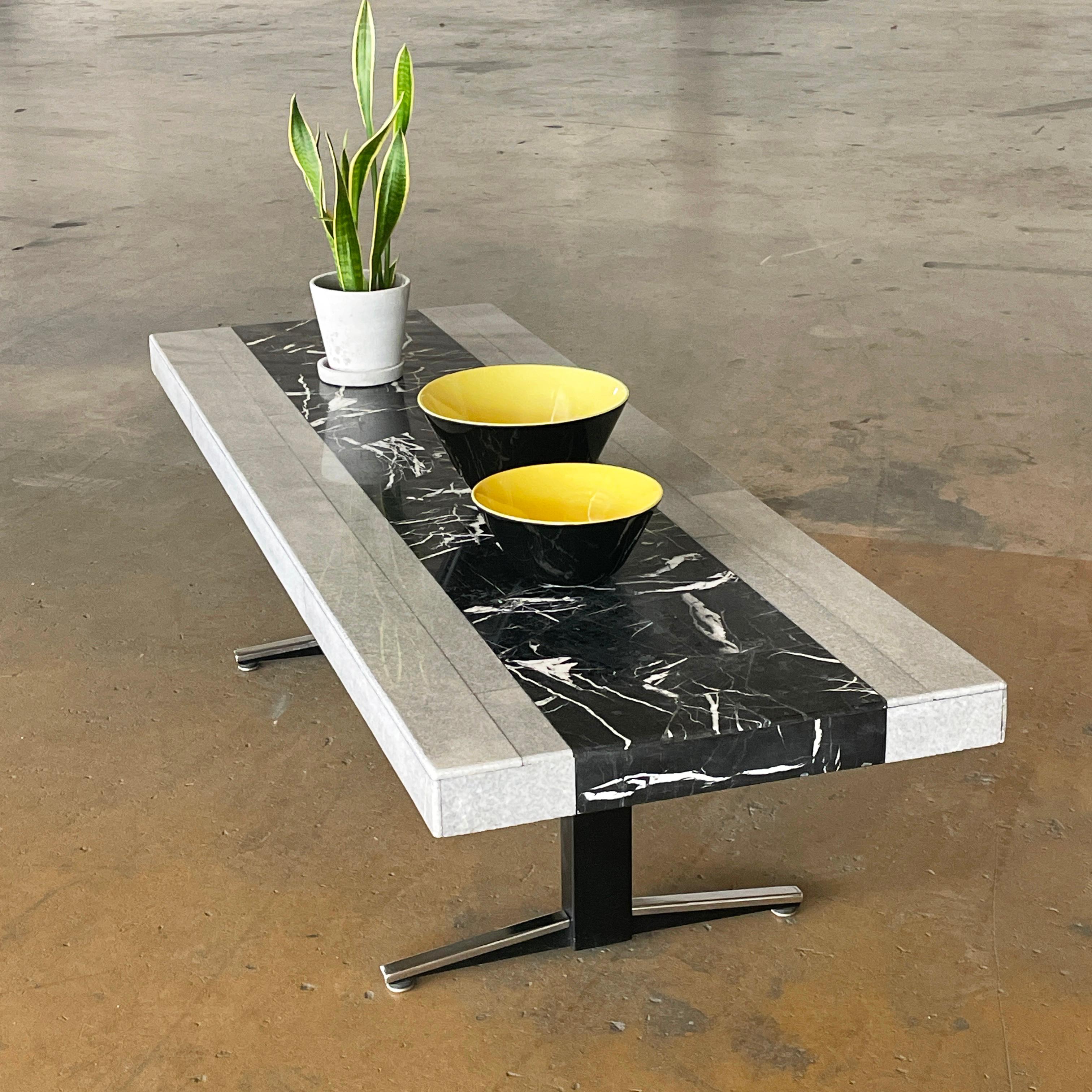 Table de salon en marbre et pierre des années 1960 en vente 1