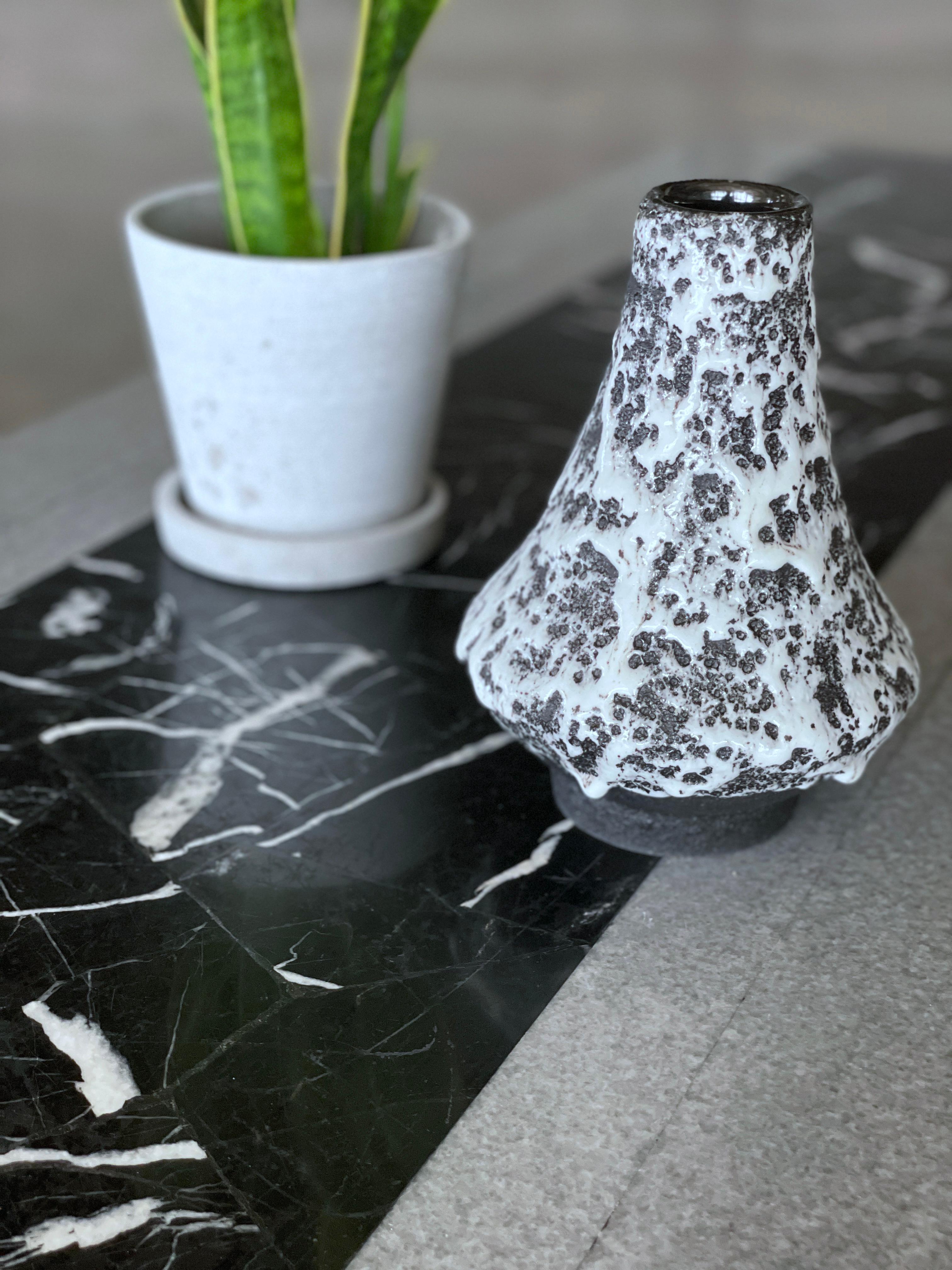 Table de salon en marbre et pierre des années 1960 en vente 12