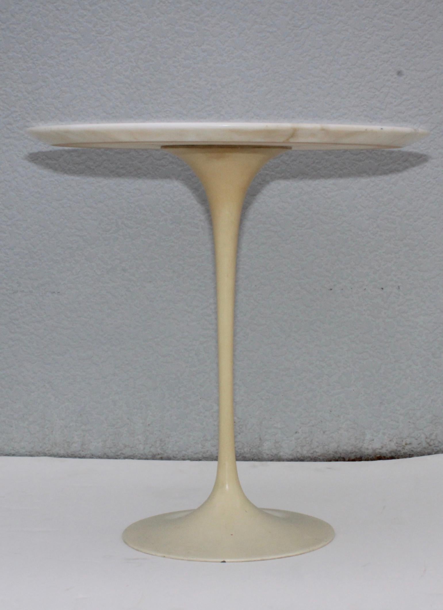 Mid-Century Modern 1960s Marble Top End Table by Eero Saarinen for Knoll