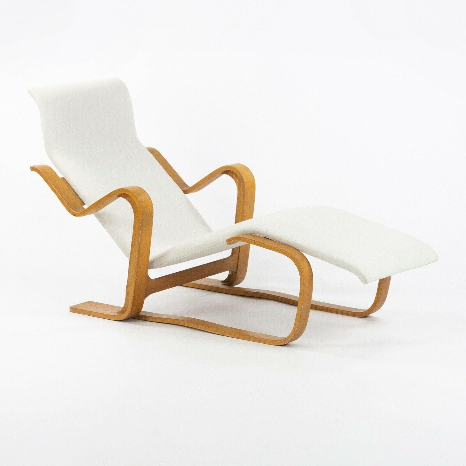 Modern 1960s Marcel Breuer for Knoll Isokon Chaise Lounge Chair New White Upholstery For Sale
