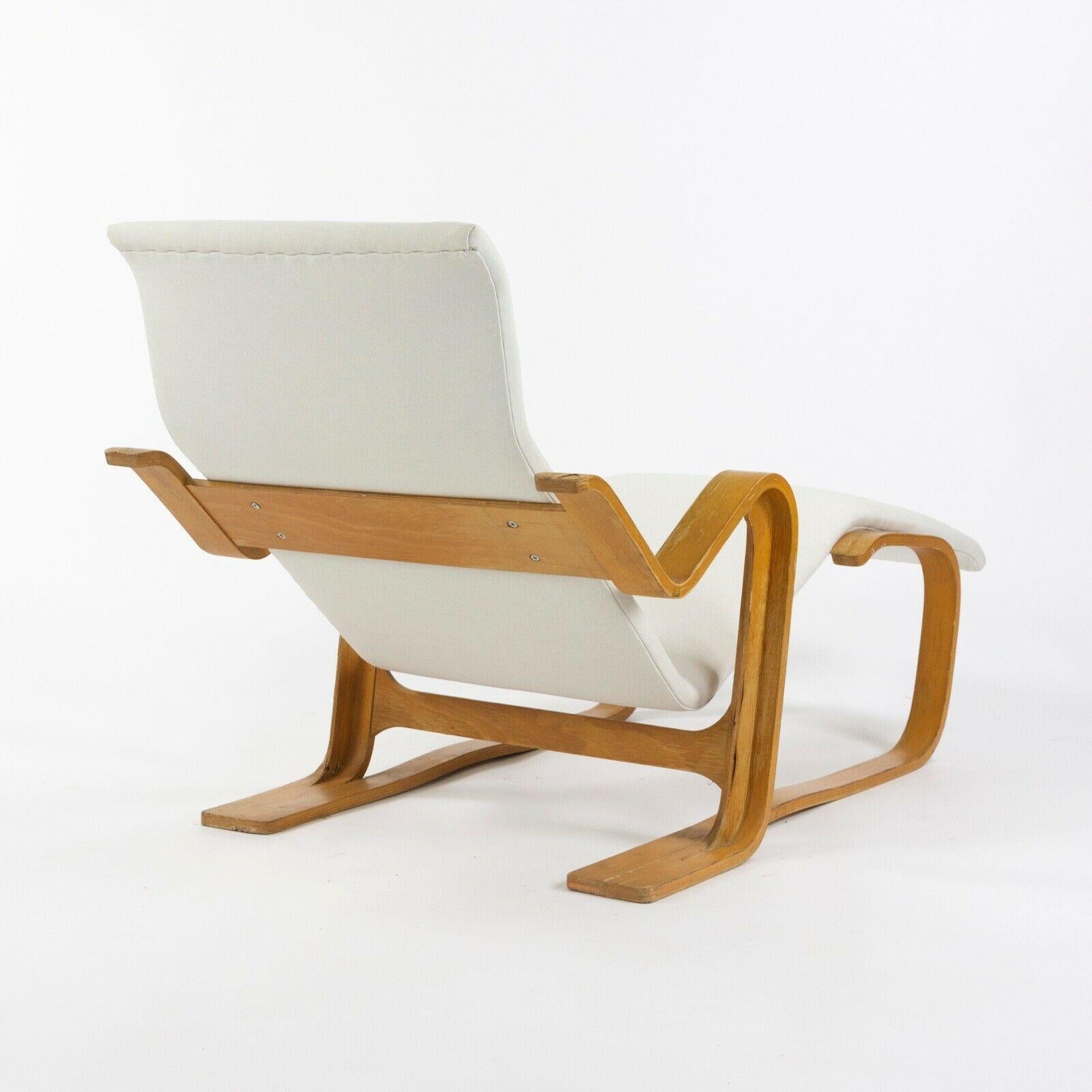 Mid-20th Century 1960s Marcel Breuer for Knoll Isokon Chaise Lounge Chair New White Upholstery For Sale
