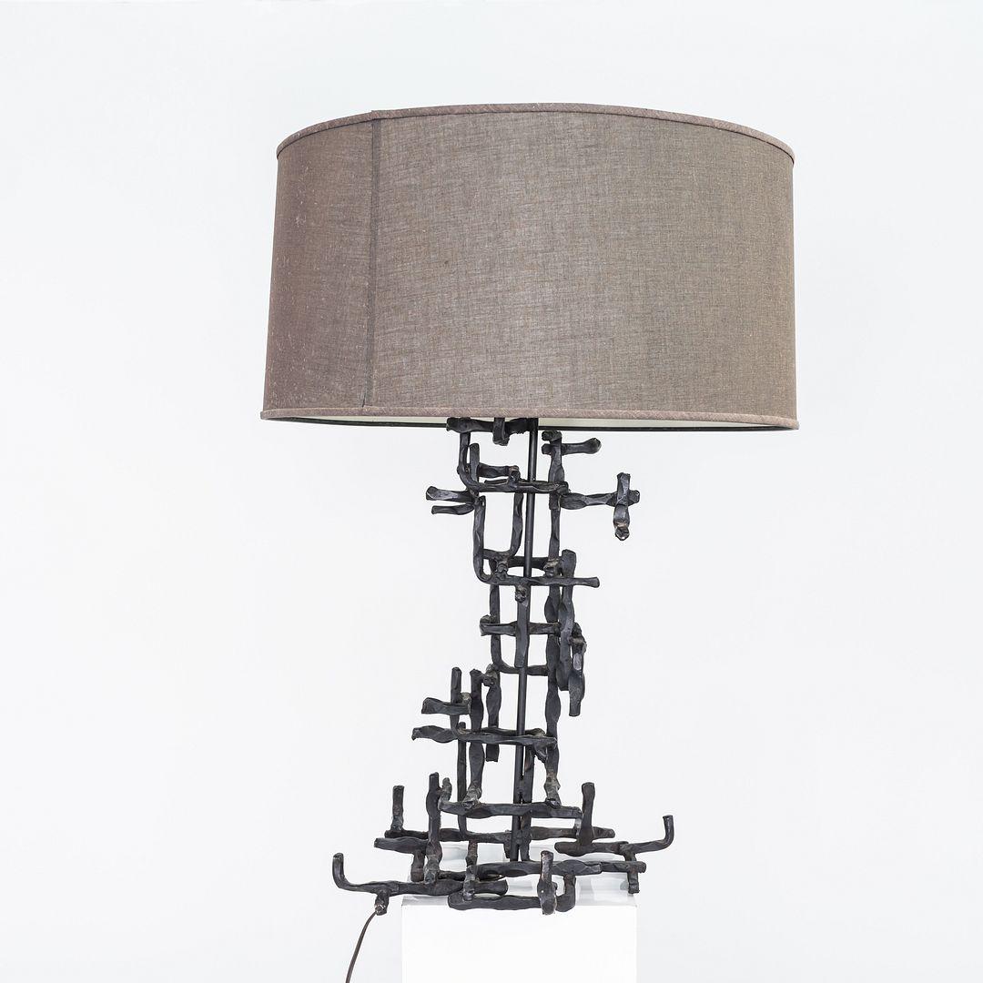 italien Lampe de bureau Marcello Fantoni des années 1960 en acier patiné avec abat-jour tambour gris en vente