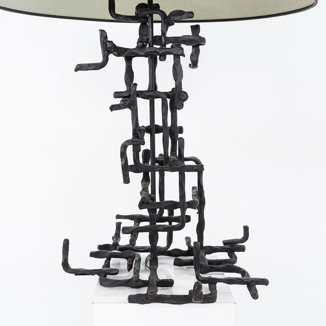 Lampe de bureau Marcello Fantoni des années 1960 en acier patiné avec abat-jour tambour gris en vente 1