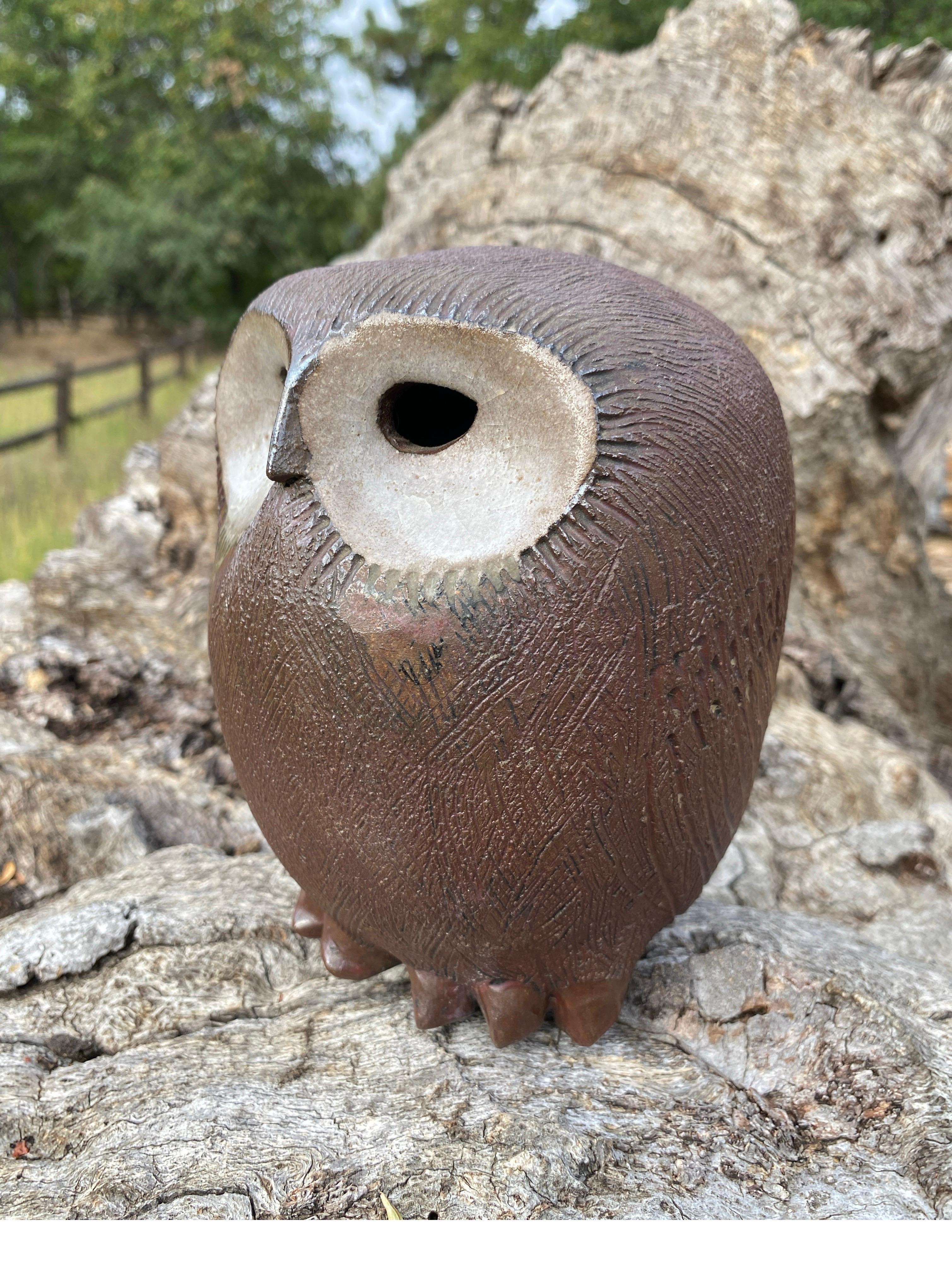 Búho de cerámica del miembro fundador de Allied Craftsman Marg Loring de Point Loma, Ca