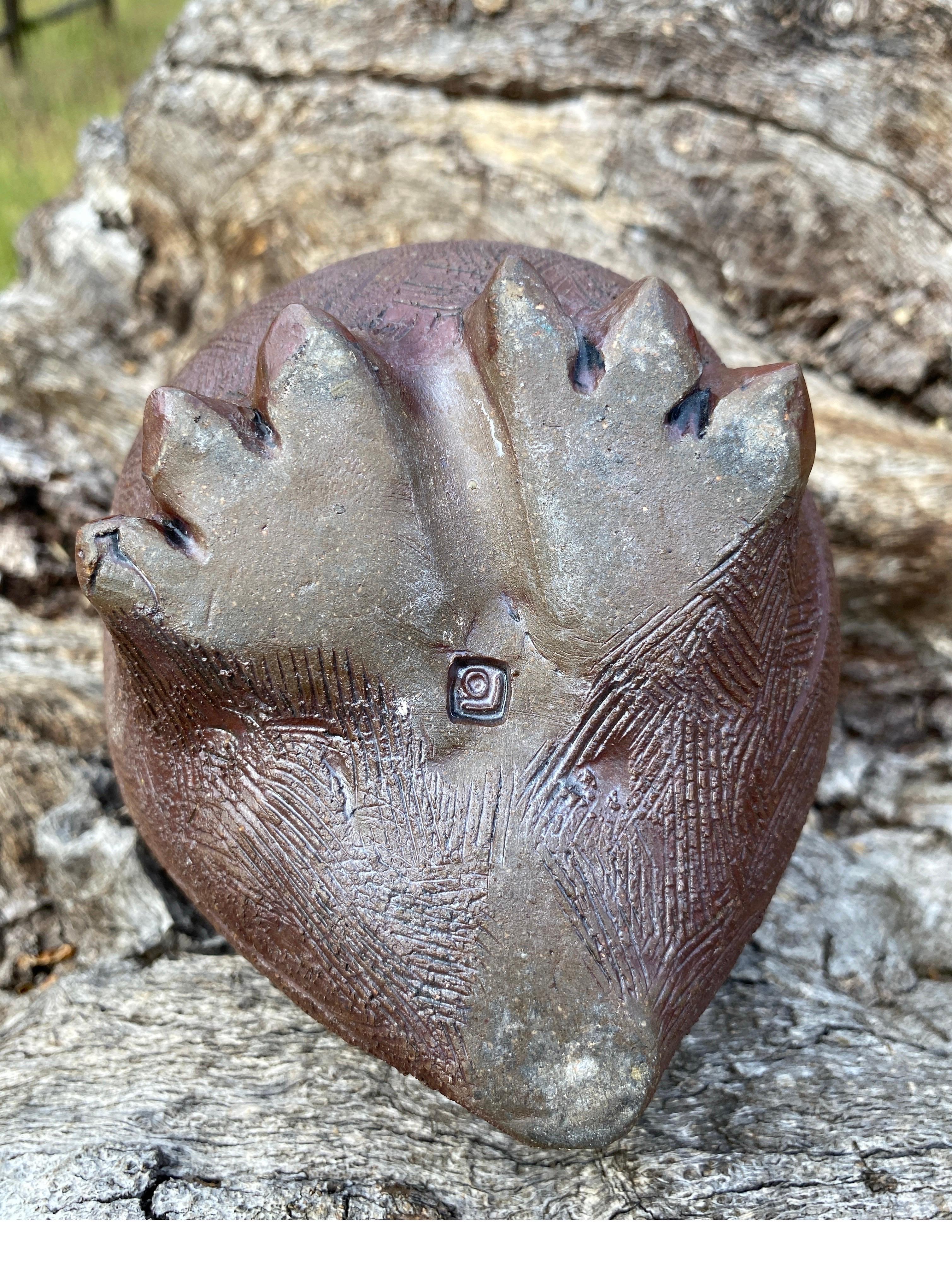 Escultura búho de cerámica esgrafiada Marg Loring en venta 1