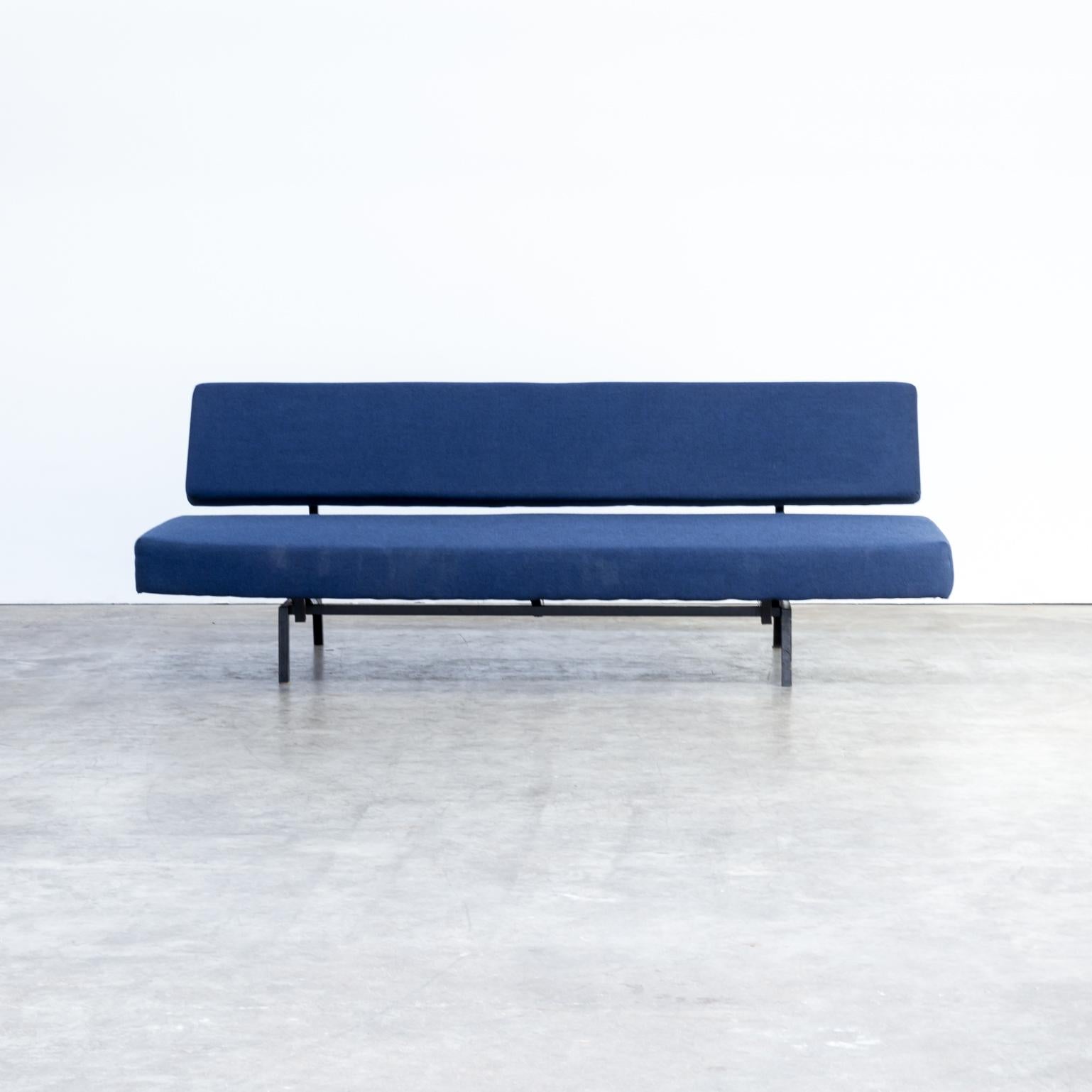 1960s Martin Visser sofa / daybed ‘BR03' for ’t Spectrum. Good condition, fabric very good reupholstered.