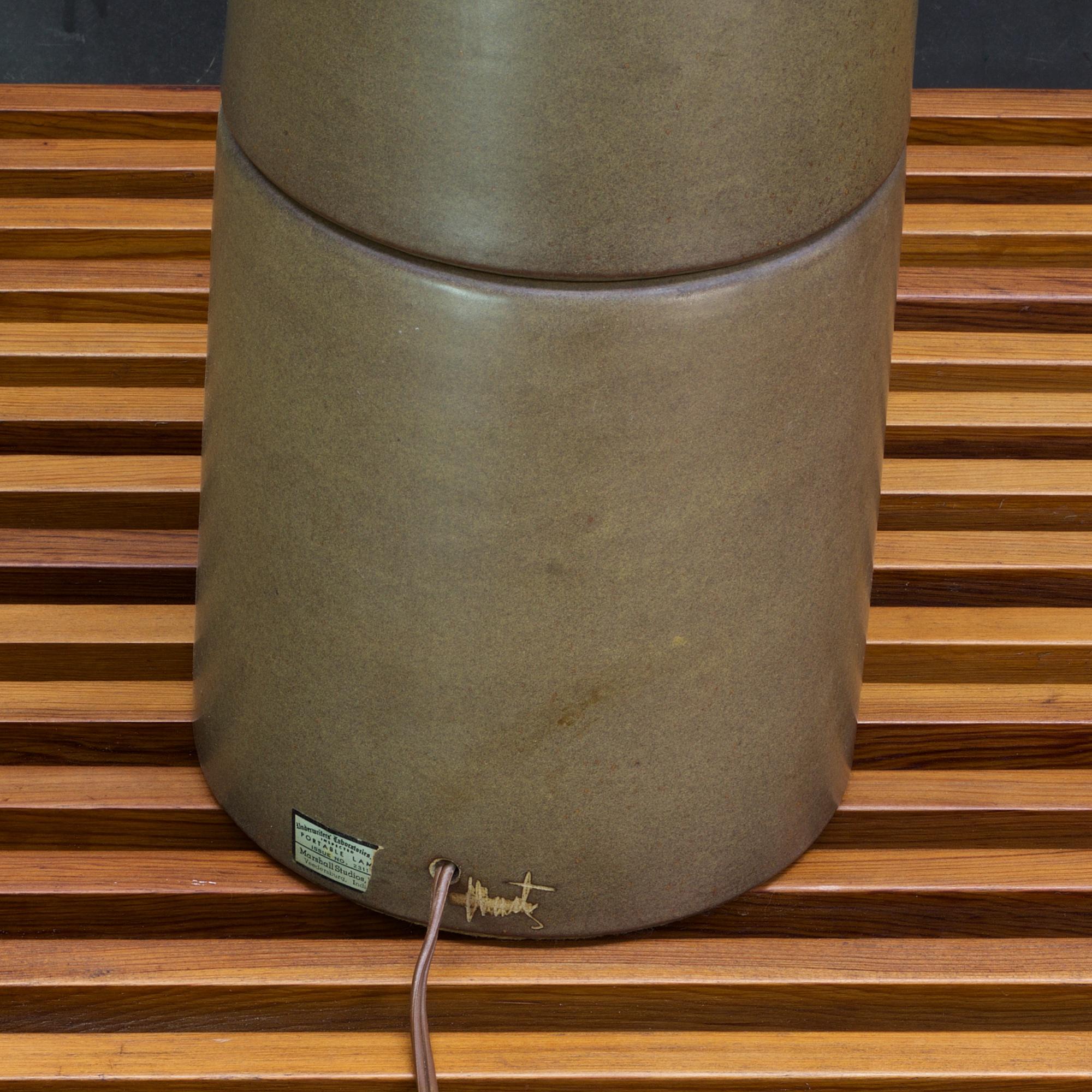 Vernissé Lampe de bureau Martz Tootsie Roll en poterie d’art de l’atelier d’artisanat américain Marshall, années 1960 en vente