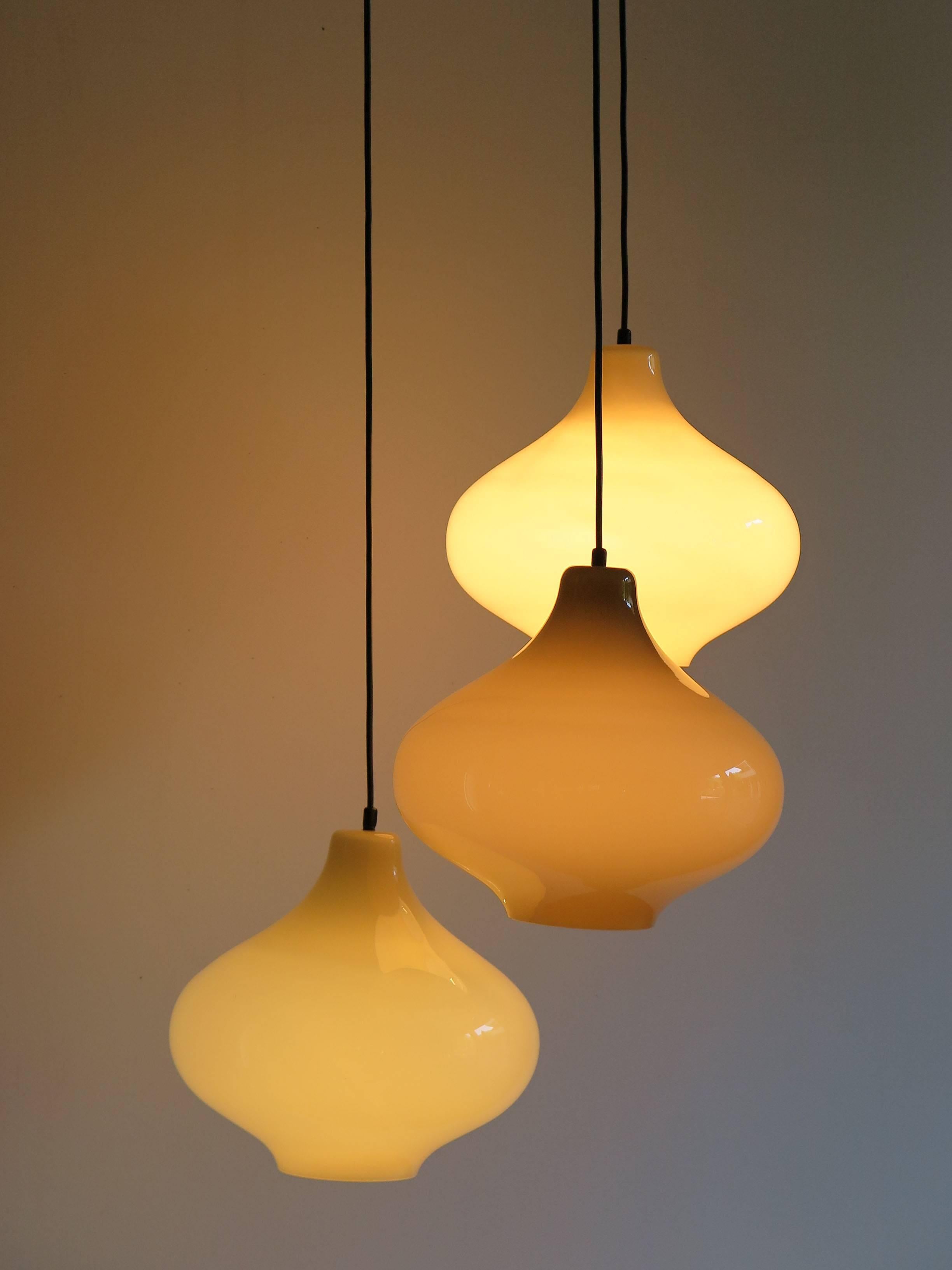 Italian 1960s Massimo Vignelli Glass Mid-Century Modern Pendant Lamp for Venini