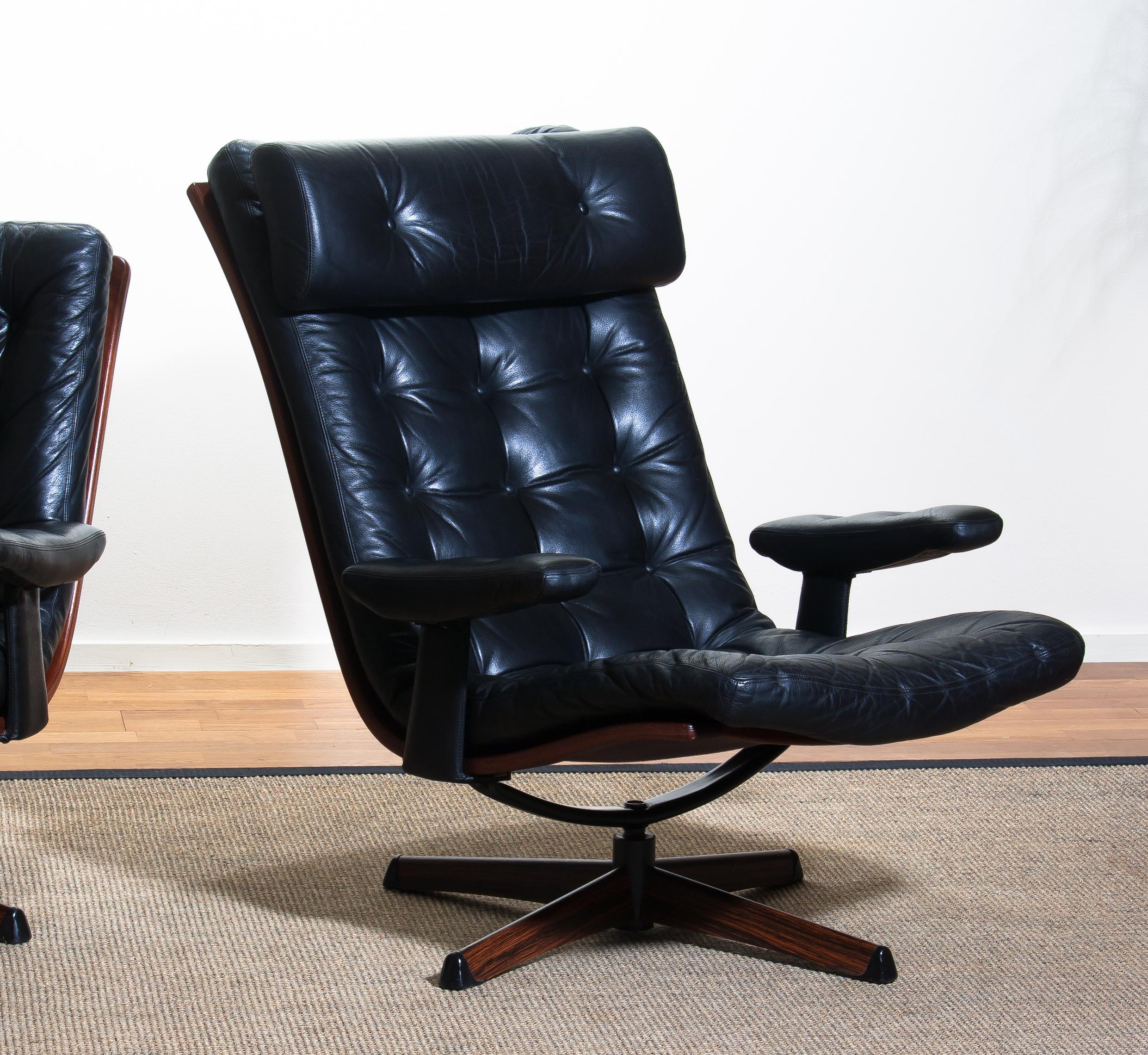 1960s Matching Pair of Black Leather Swivel Chairs by Göte Möbler Nässjö, Sweden 1