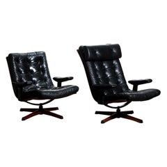 1960s Matching Pair of Black Leather Swivel Chairs by Göte Möbler Nässjö, Sweden