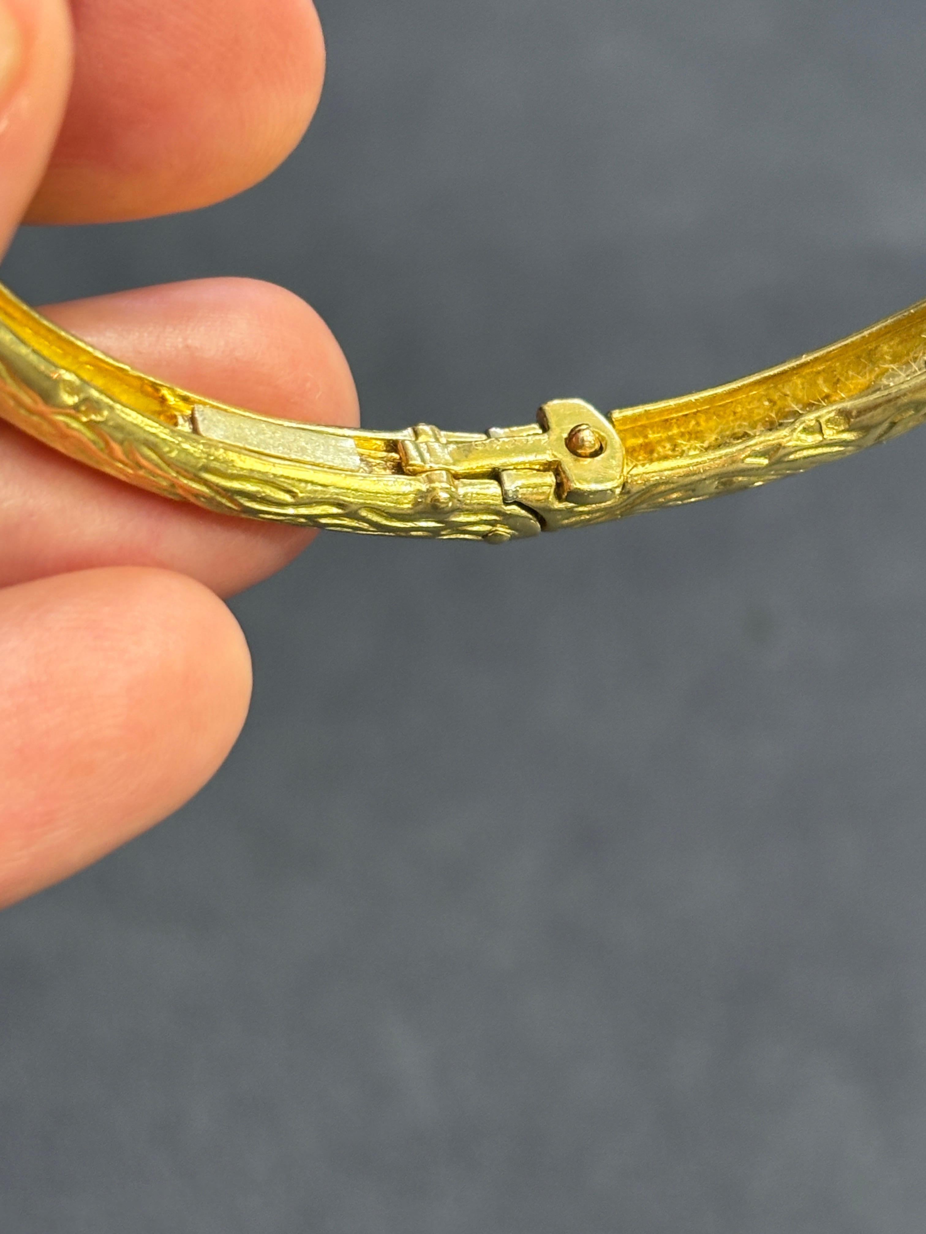 Bangle asimmetrico in oro 18k e diamanti di Mauboussin del 1960 In condizioni buone in vendita a London, GB