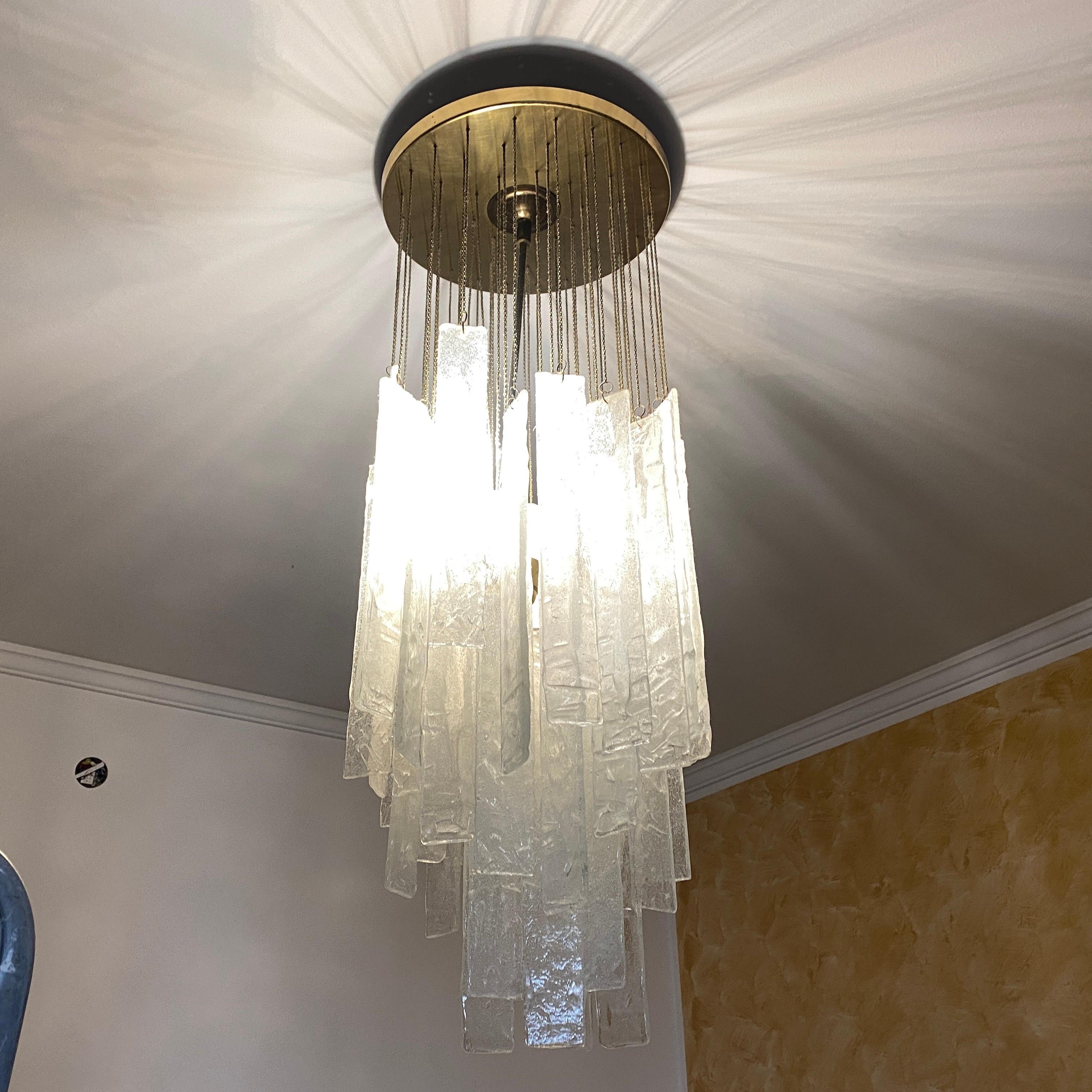 1960s Mazzega Mid-Century Modern Brass and Murano Glass Cascading Chandelier In Good Condition In Aci Castello, IT