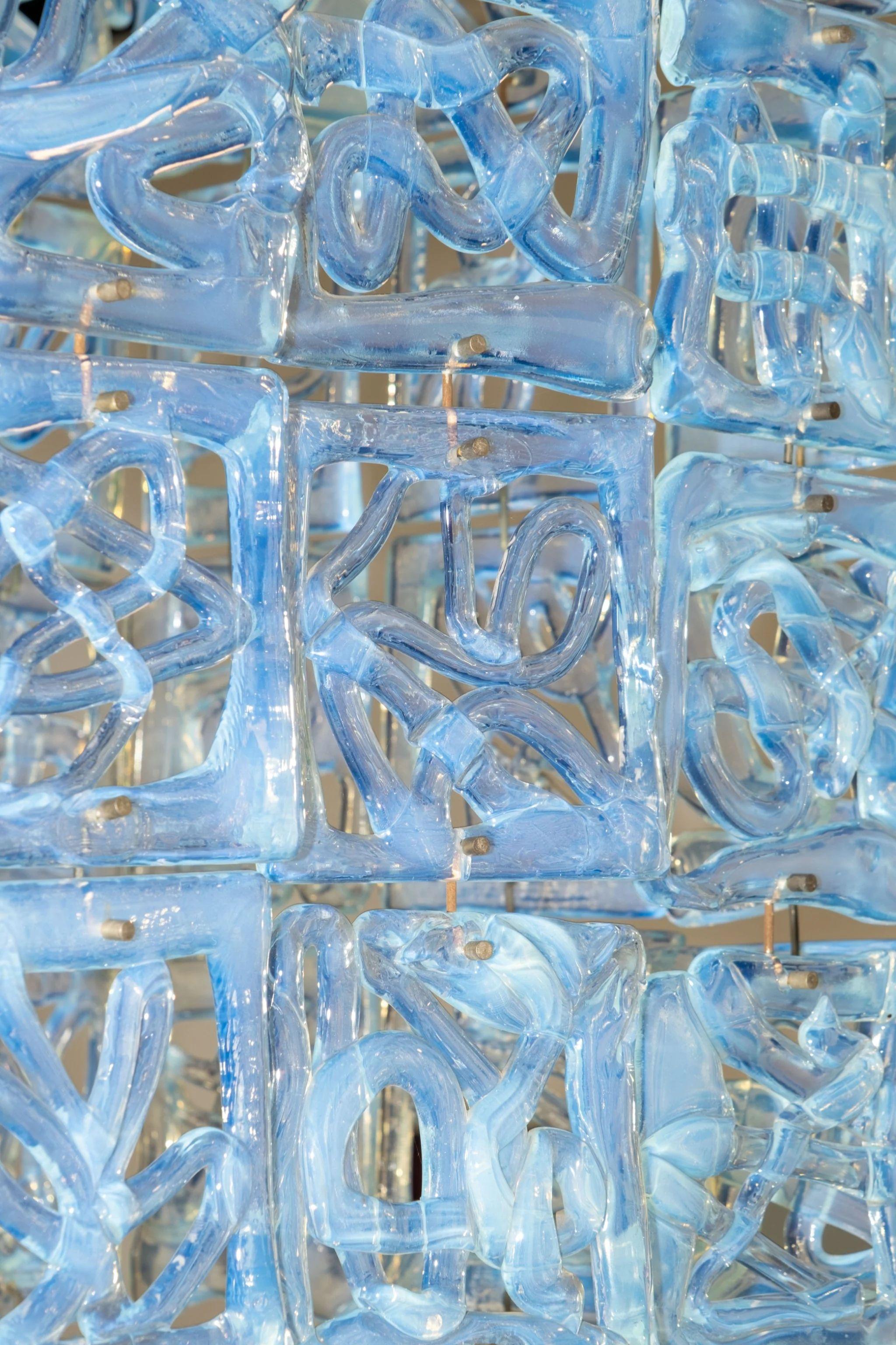 Metà XX secolo Lampada a sospensione in vetro di Murano opalino di Mazzega Murano del 1960 di Carlo Nason in vendita