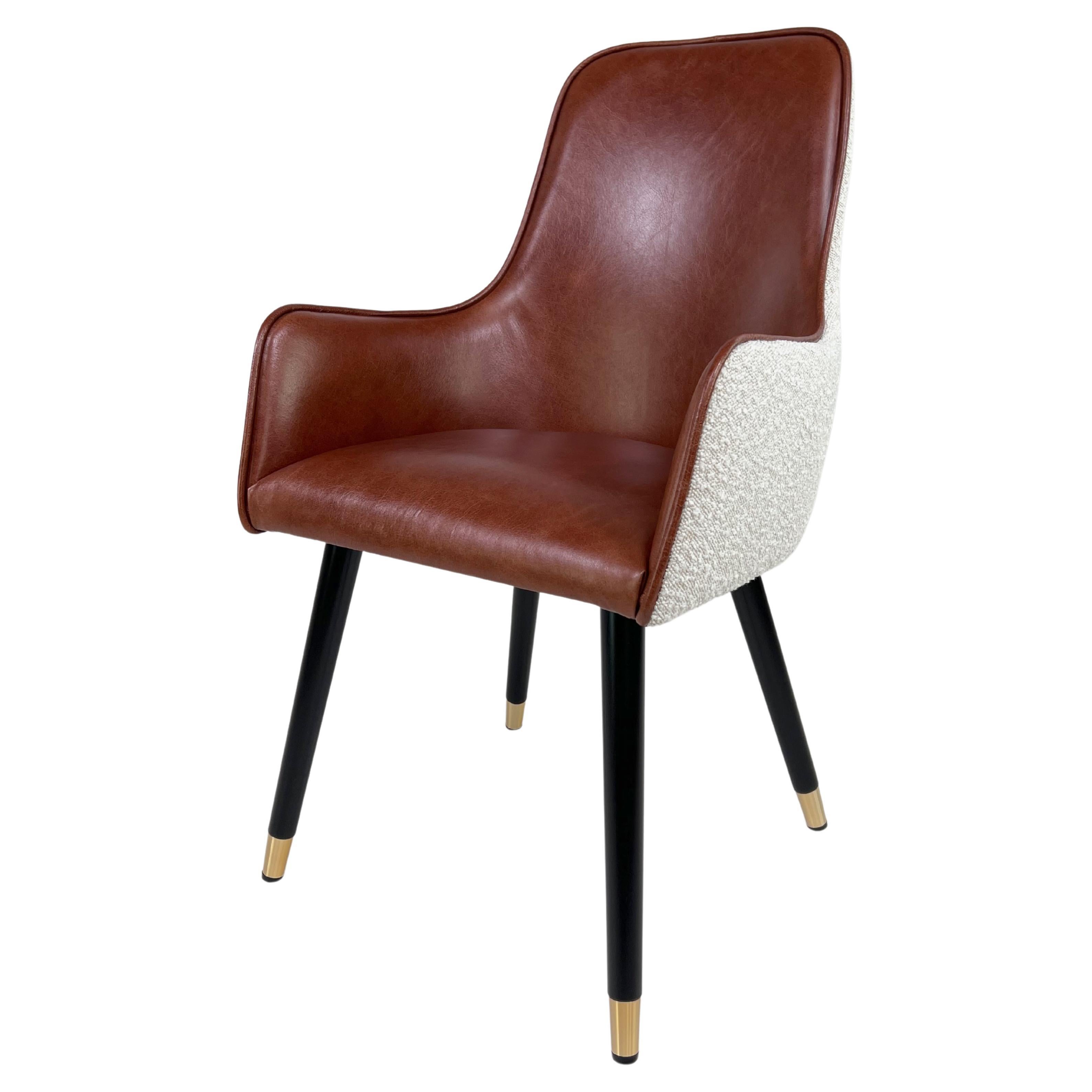 1960er Jahre MCM Design und skandinavischer Stil Beige Bouclé Stoff und Leder Stuhl 