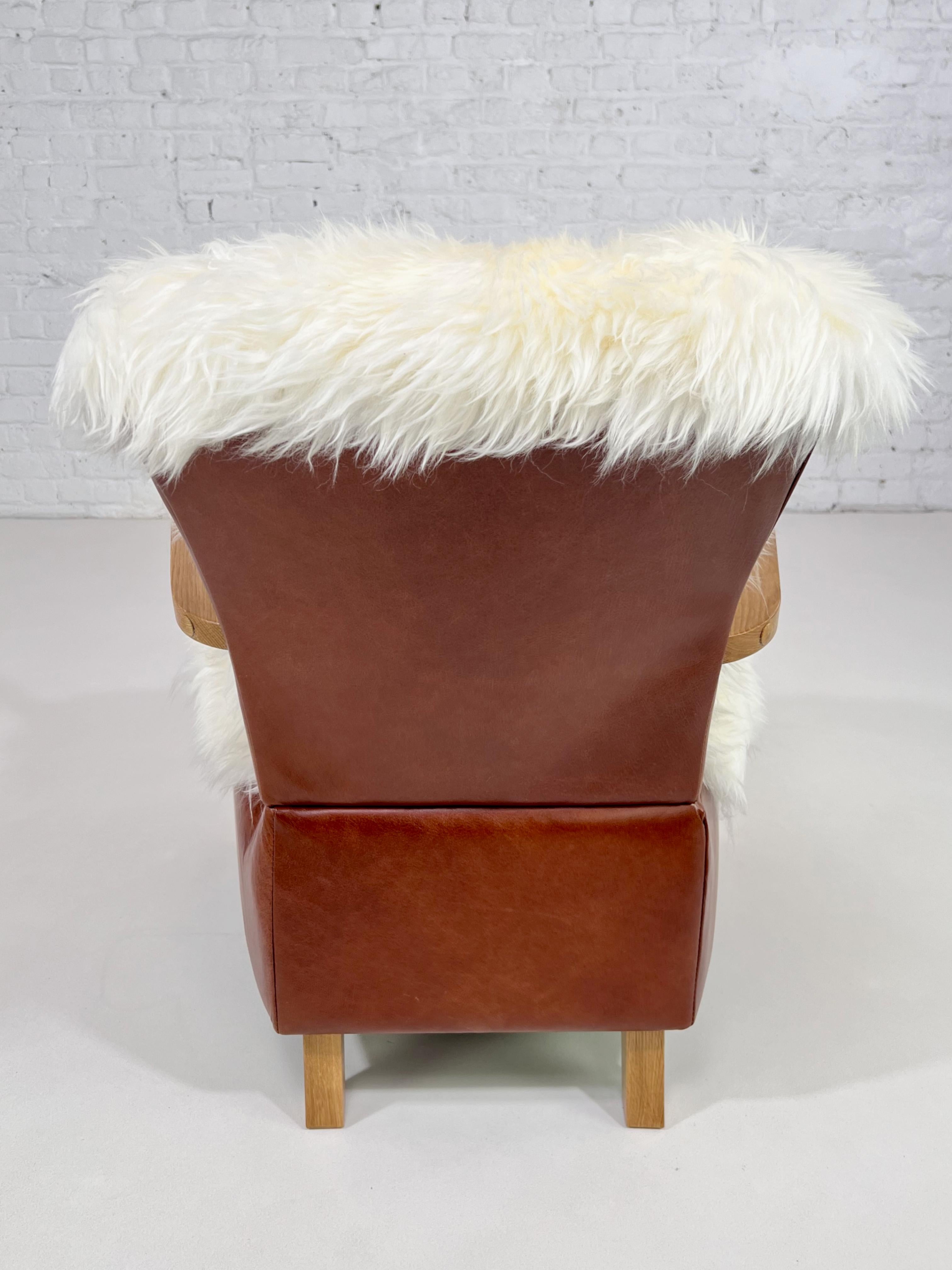 1960s MCM Design And Scandinavian Style Wooden And Cognac Leather Armchair For Sale 1