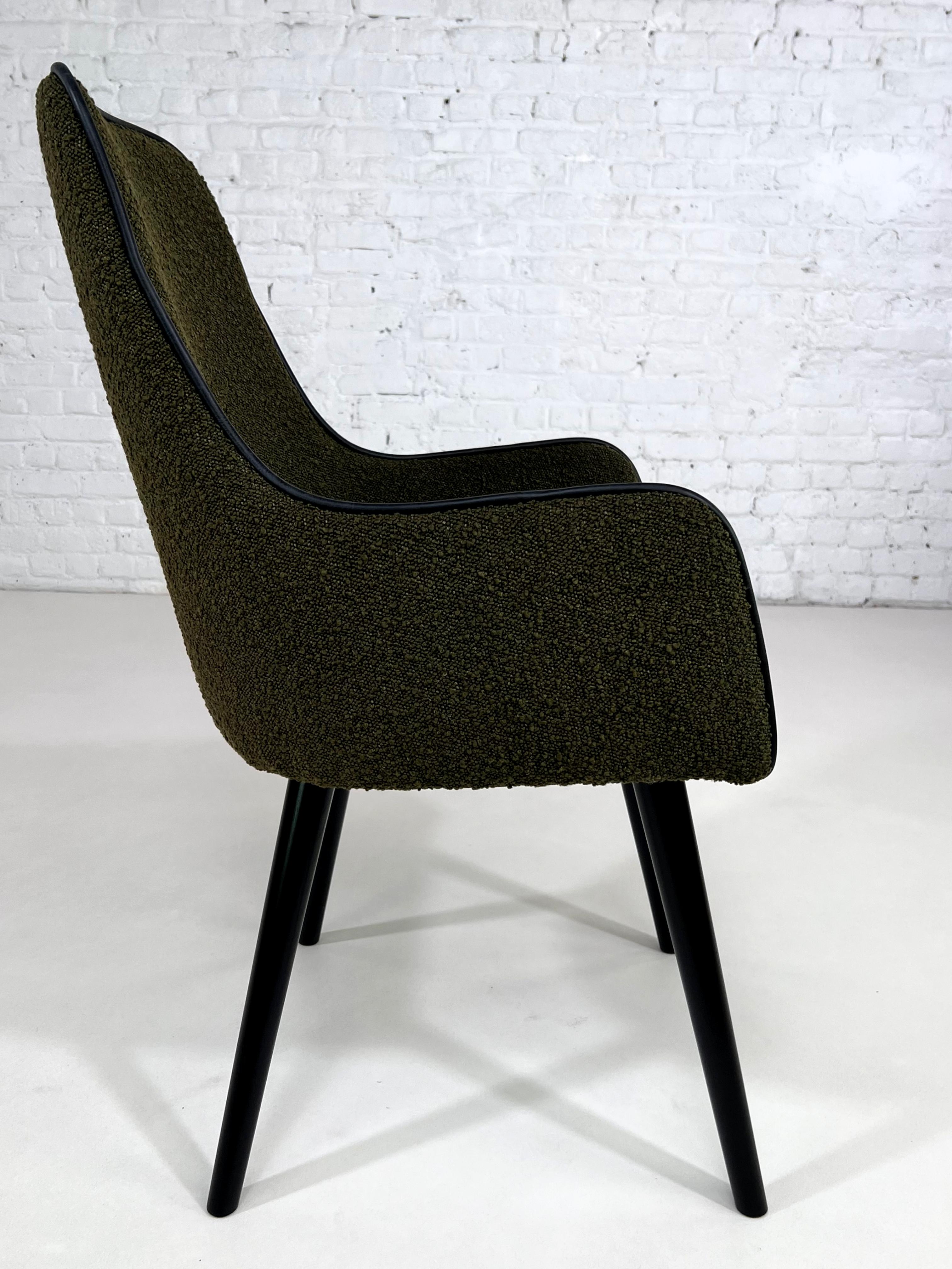 European 1960s MCM Design Style Green Bouclé Fabric and Black Leather Chair For Sale