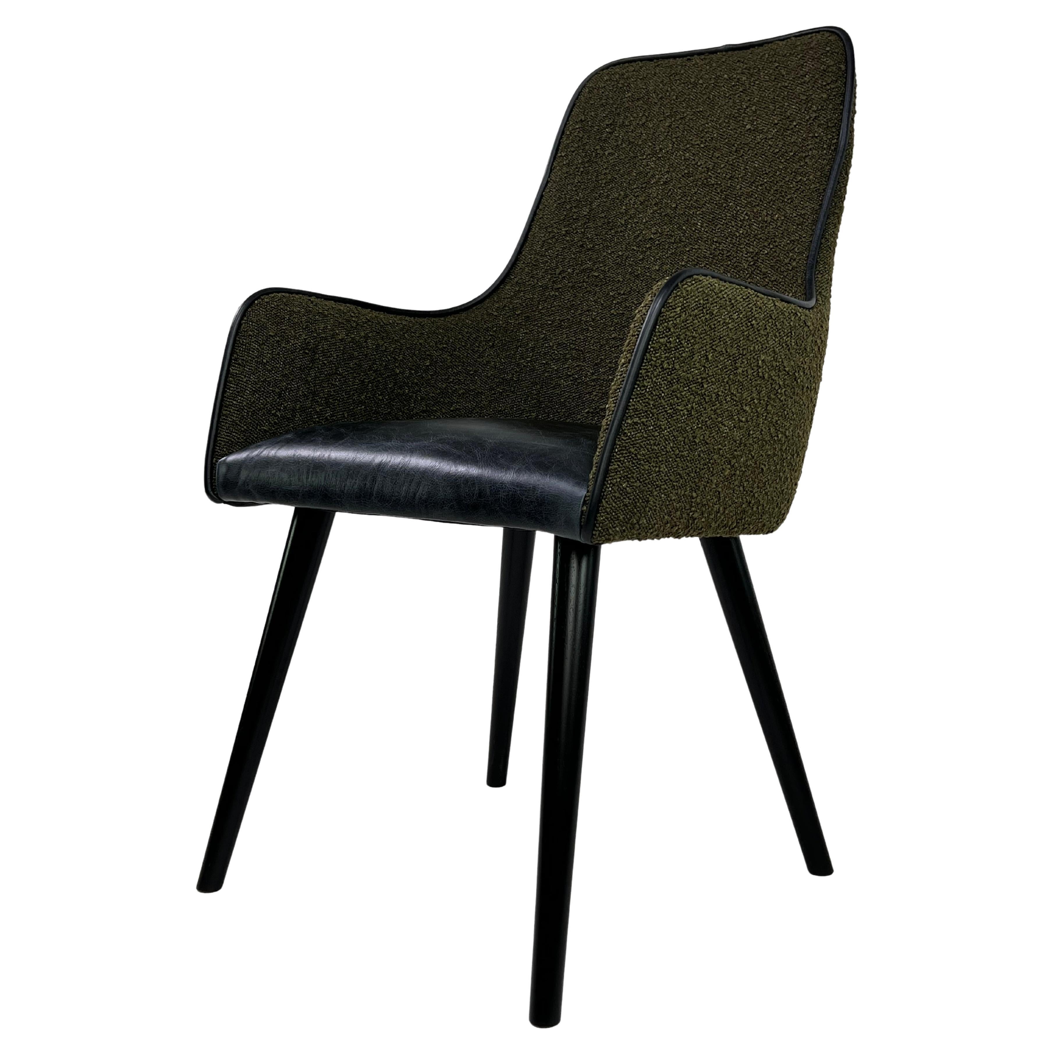 1960er Jahre MCM Design Style Grüner Bouclé-Stoff und schwarzer Lederstuhl 