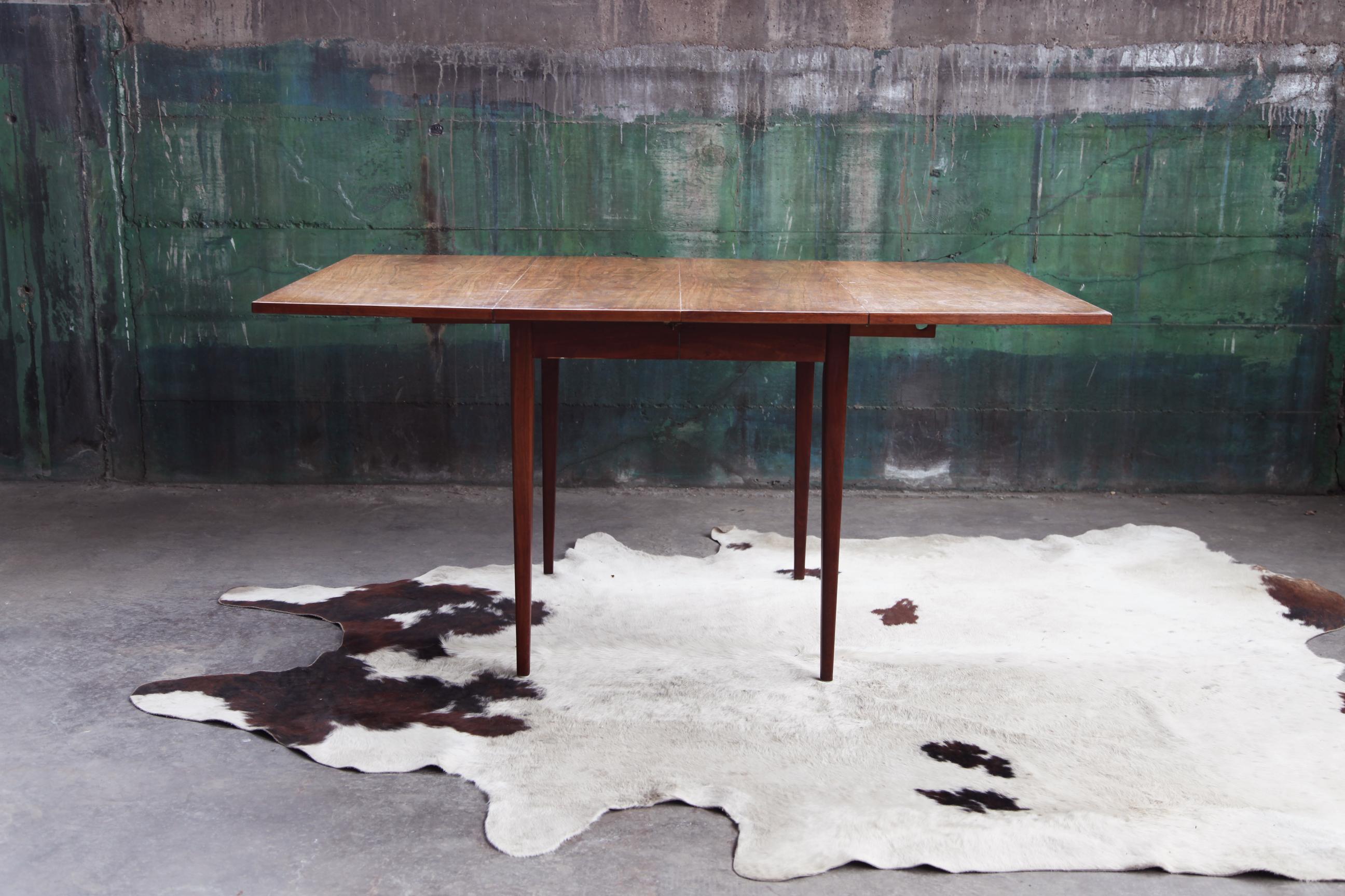 1960s MCM Drexel Kipp Stewart Attributed Walnut Table with Two Drop Leaves In Good Condition In Madison, WI