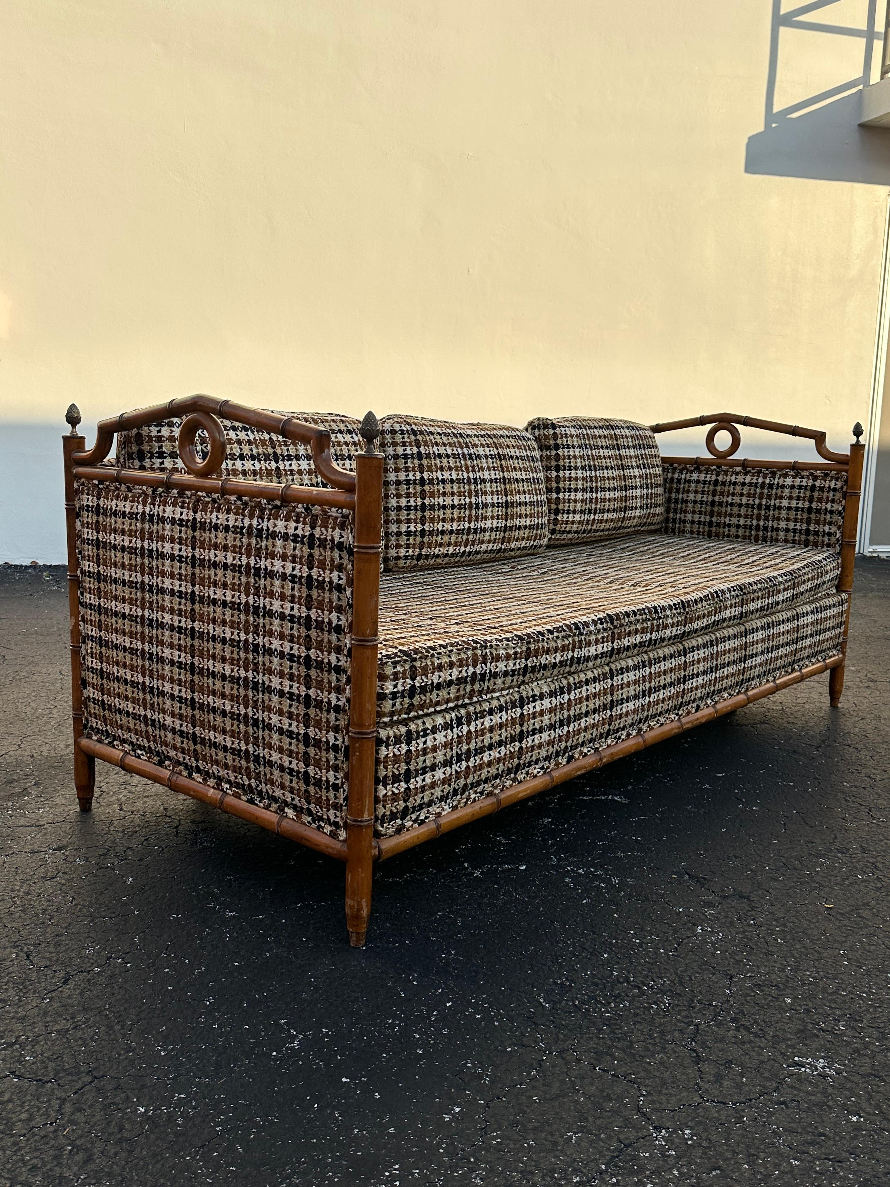 1960 - MCM Lit de jour à dossier Pagode en faux bambou Wood Wood en vente 3