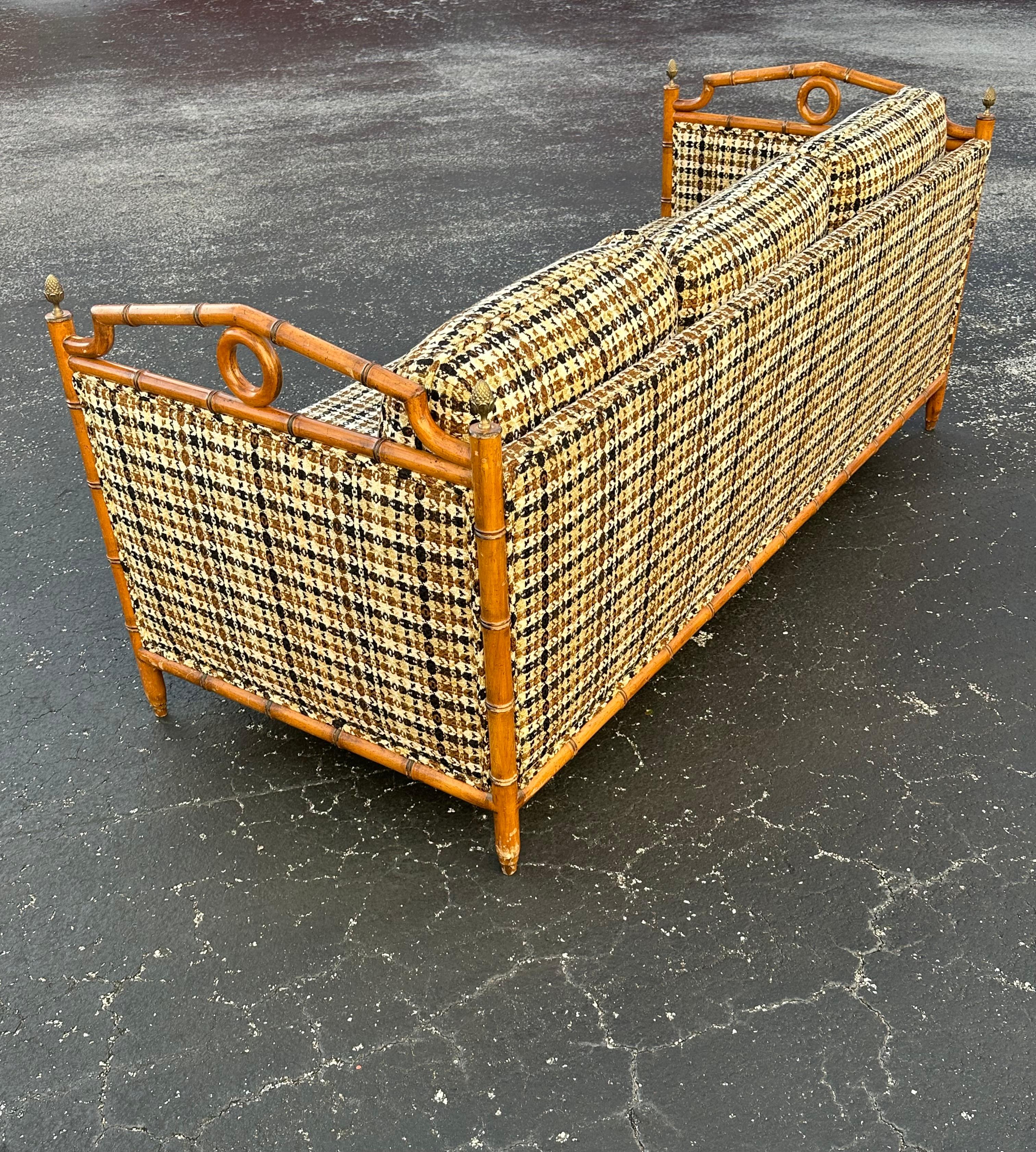 1960 - MCM Lit de jour à dossier Pagode en faux bambou Wood Wood en vente 5