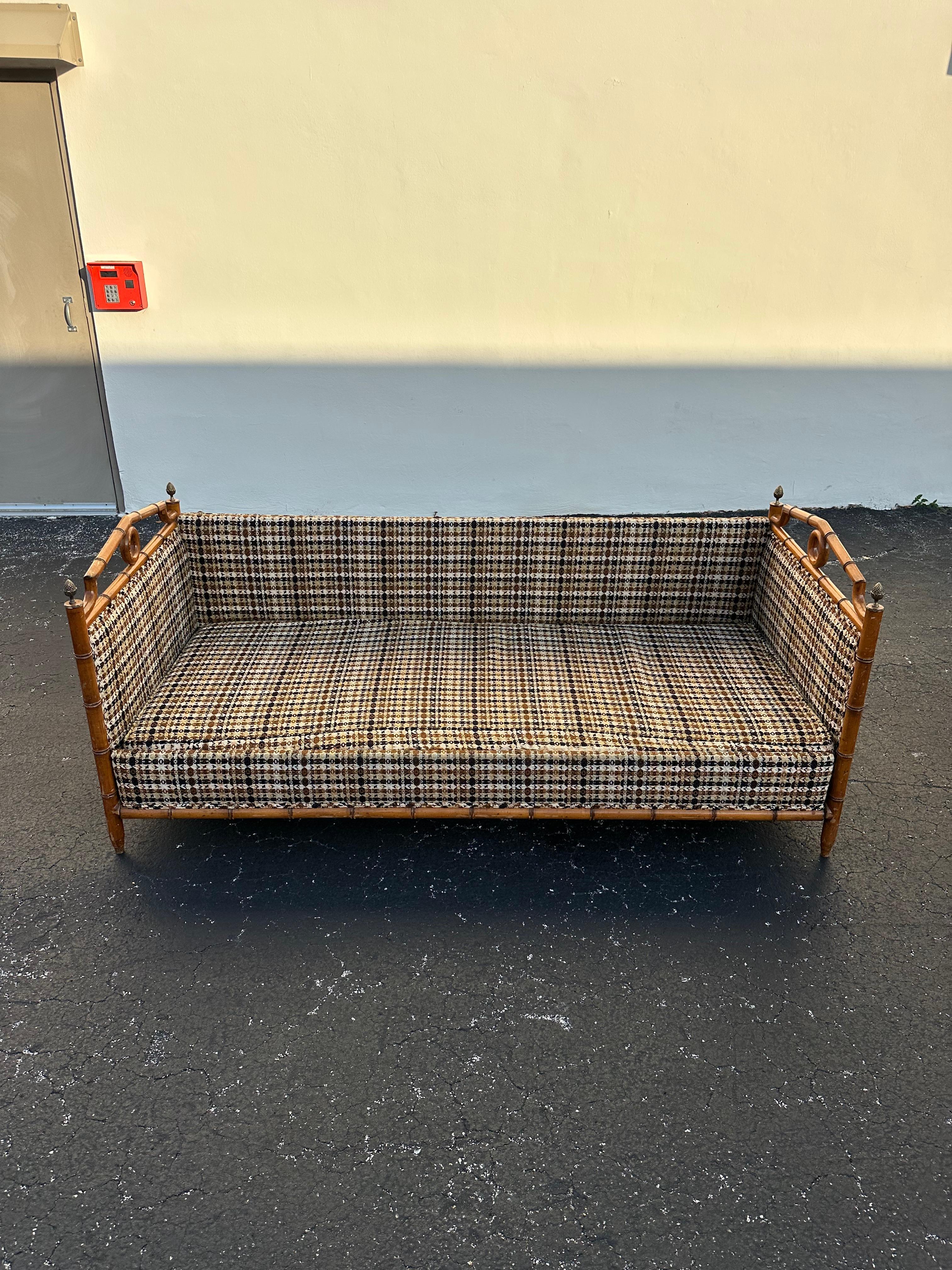 1960 - MCM Lit de jour à dossier Pagode en faux bambou Wood Wood en vente 8