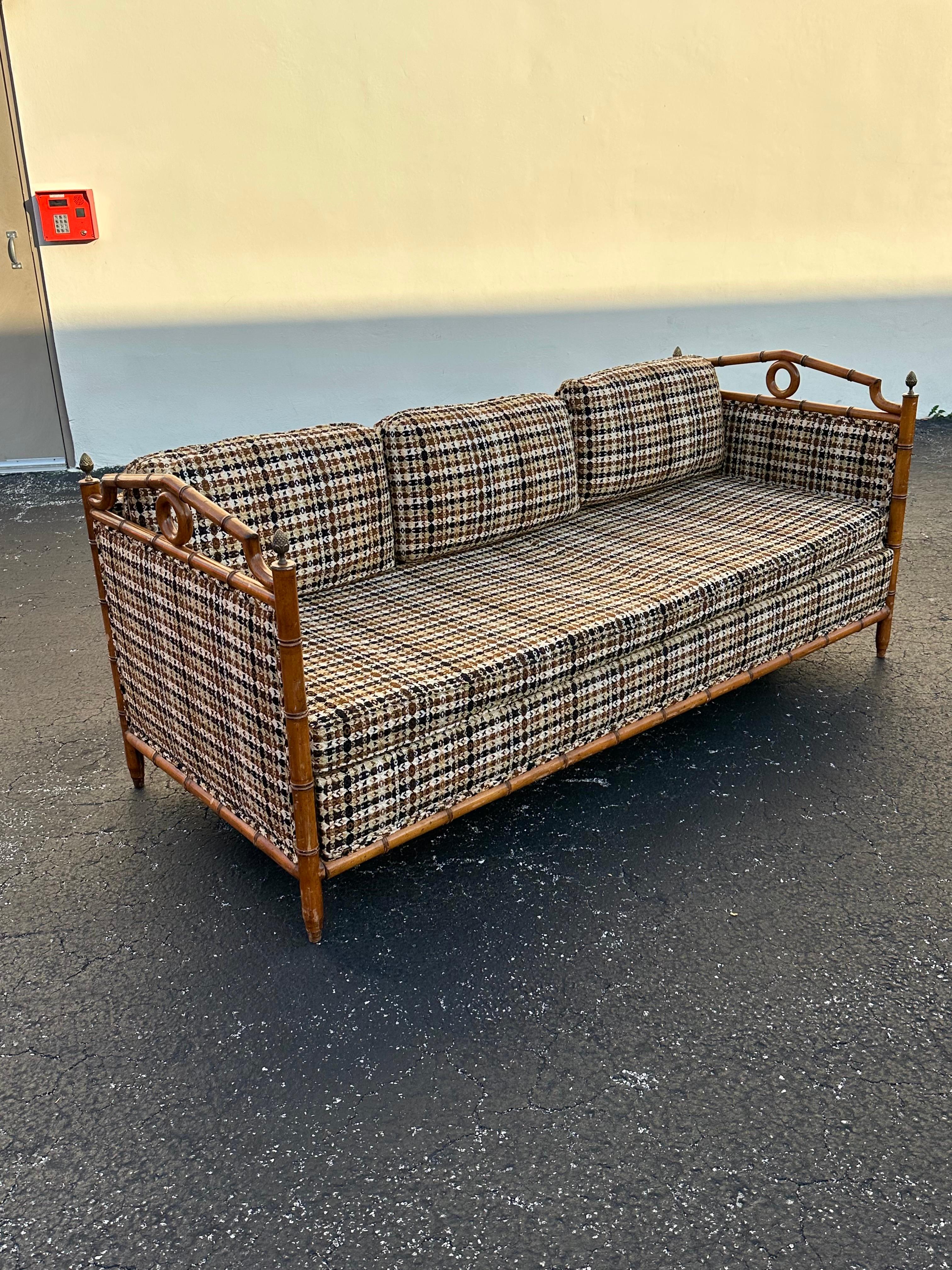 1960 - MCM Lit de jour à dossier Pagode en faux bambou Wood Wood en vente 2