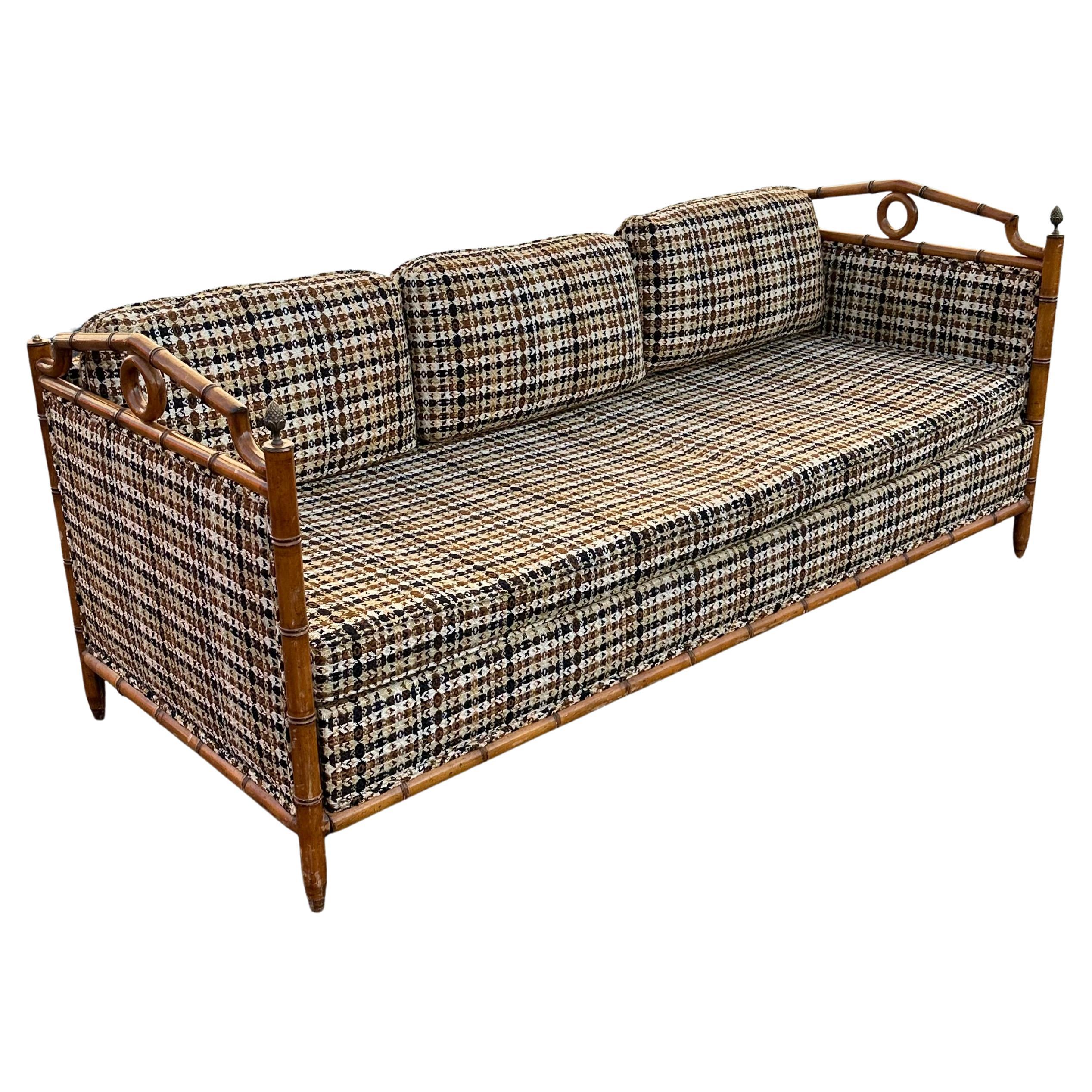 1960 - MCM Lit de jour à dossier Pagode en faux bambou Wood Wood en vente