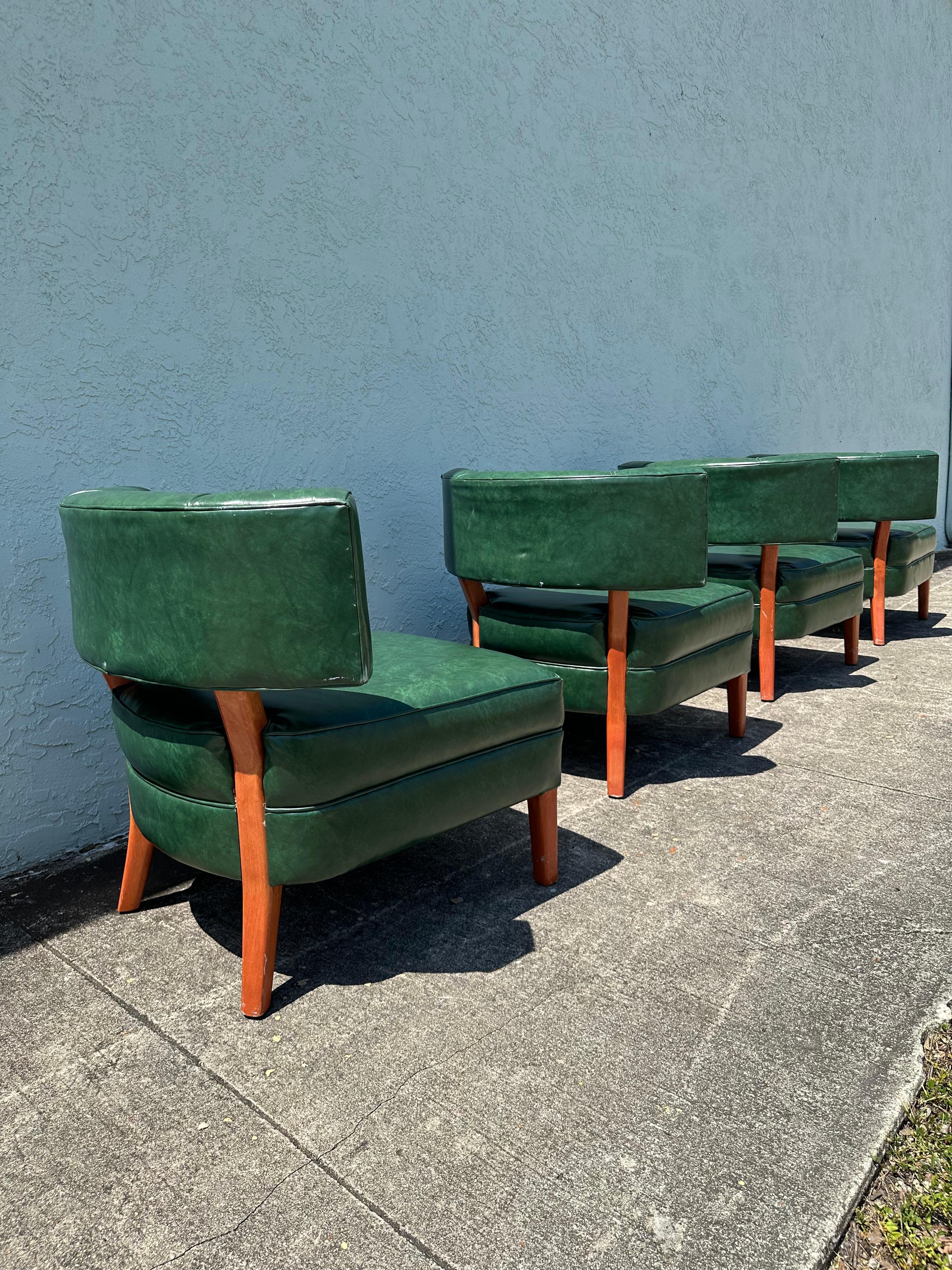 1960s MCM Green Vinyl Barrel Club Slipper Chairs, Set of 4 In Good Condition For Sale In Fort Lauderdale, FL