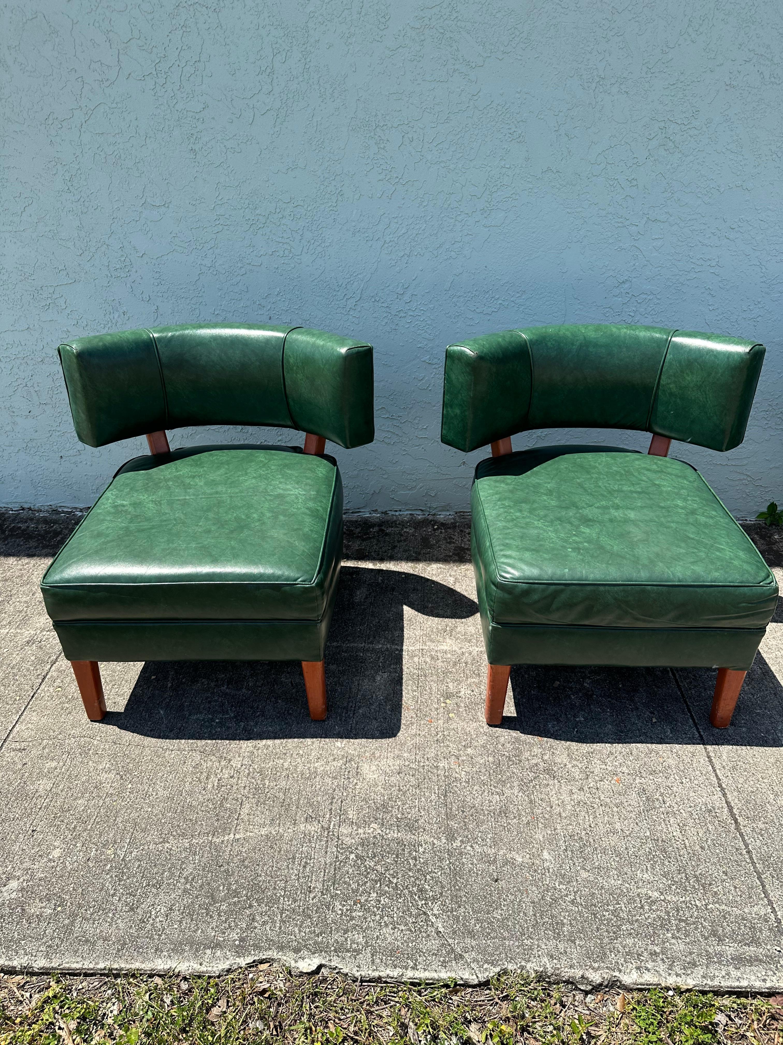 Mid-20th Century 1960s MCM Green Vinyl Barrel Club Slipper Chairs, Set of 4 For Sale