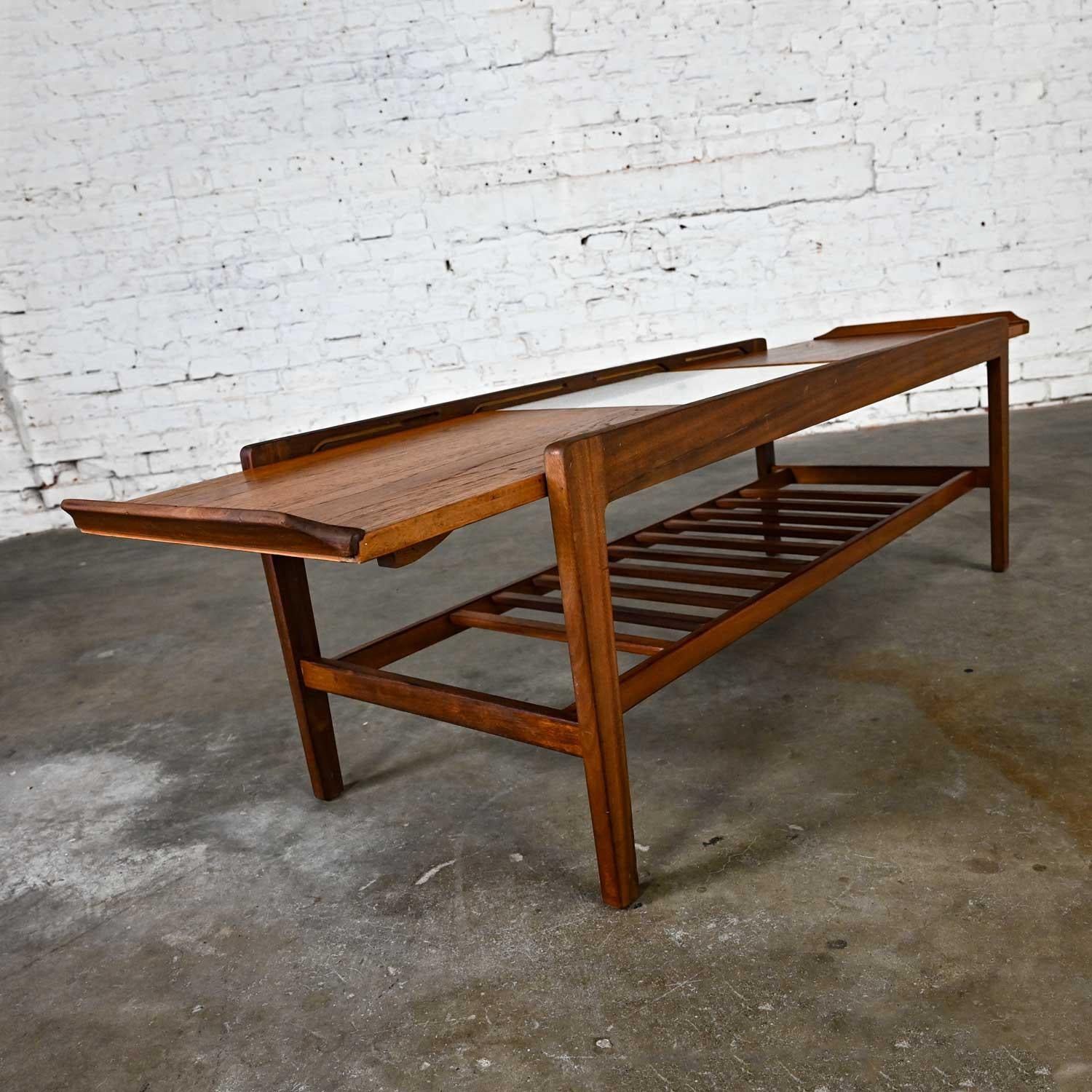 Table basse à rallonge en teck style moderne scandinave des années 1960 Att Remploy Bon état - En vente à Topeka, KS