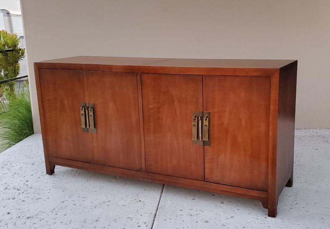 1960s MCM Walnut Buffet Sideboard Credenza by Heritage for JH Biggar Pasadena Ca 10