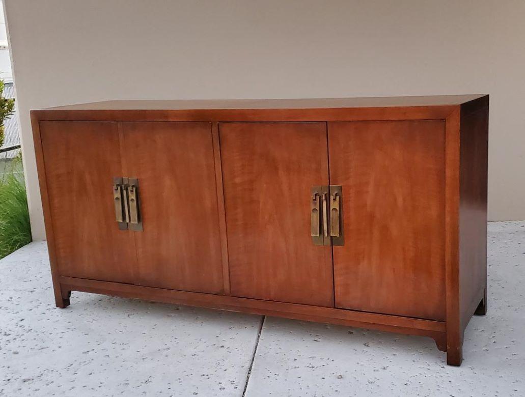 1960s MCM Walnut Buffet Sideboard Credenza by Heritage for JH Biggar Pasadena Ca 11