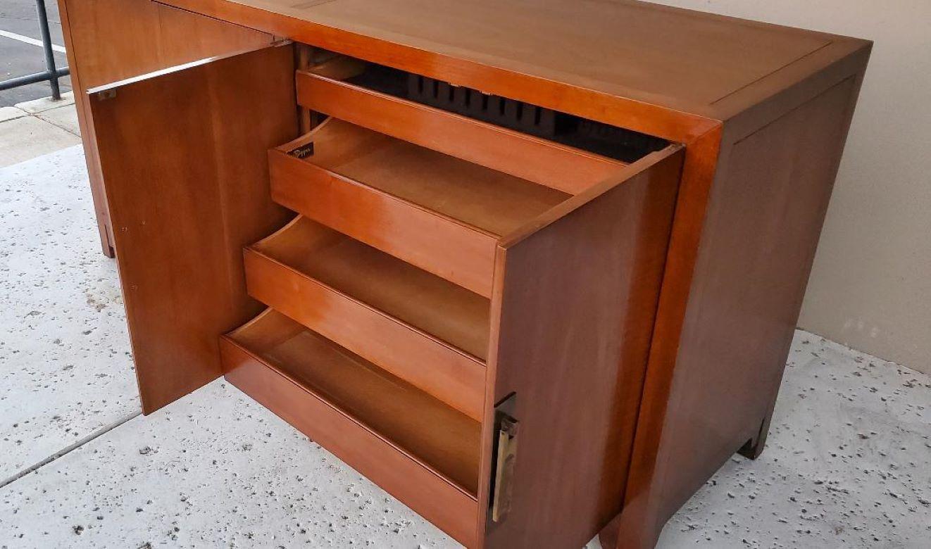 1960s MCM Walnut Buffet Sideboard Credenza by Heritage for JH Biggar Pasadena Ca 2