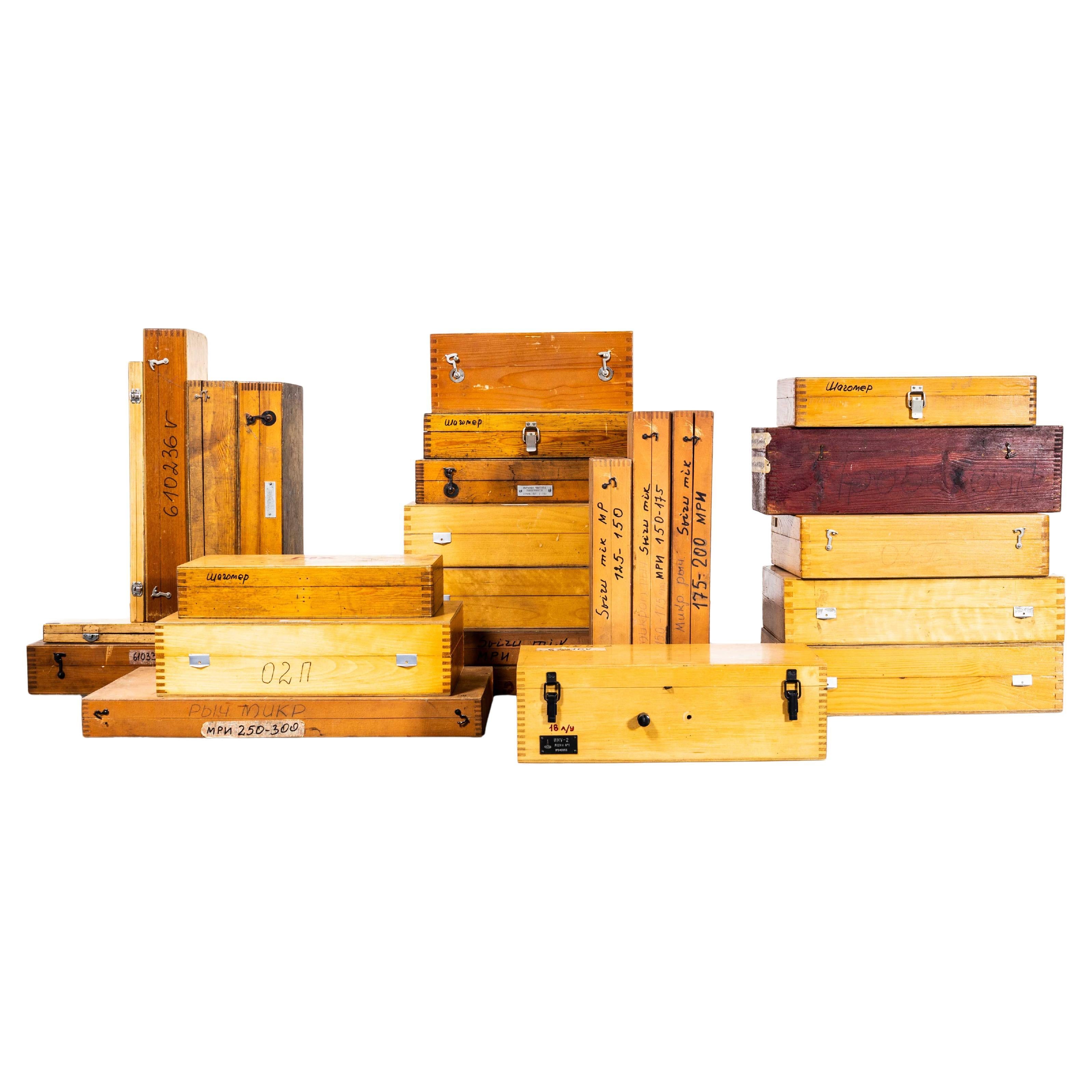 Cajas de material científico industrial de tamaño medio de los años 60 - Caja individual