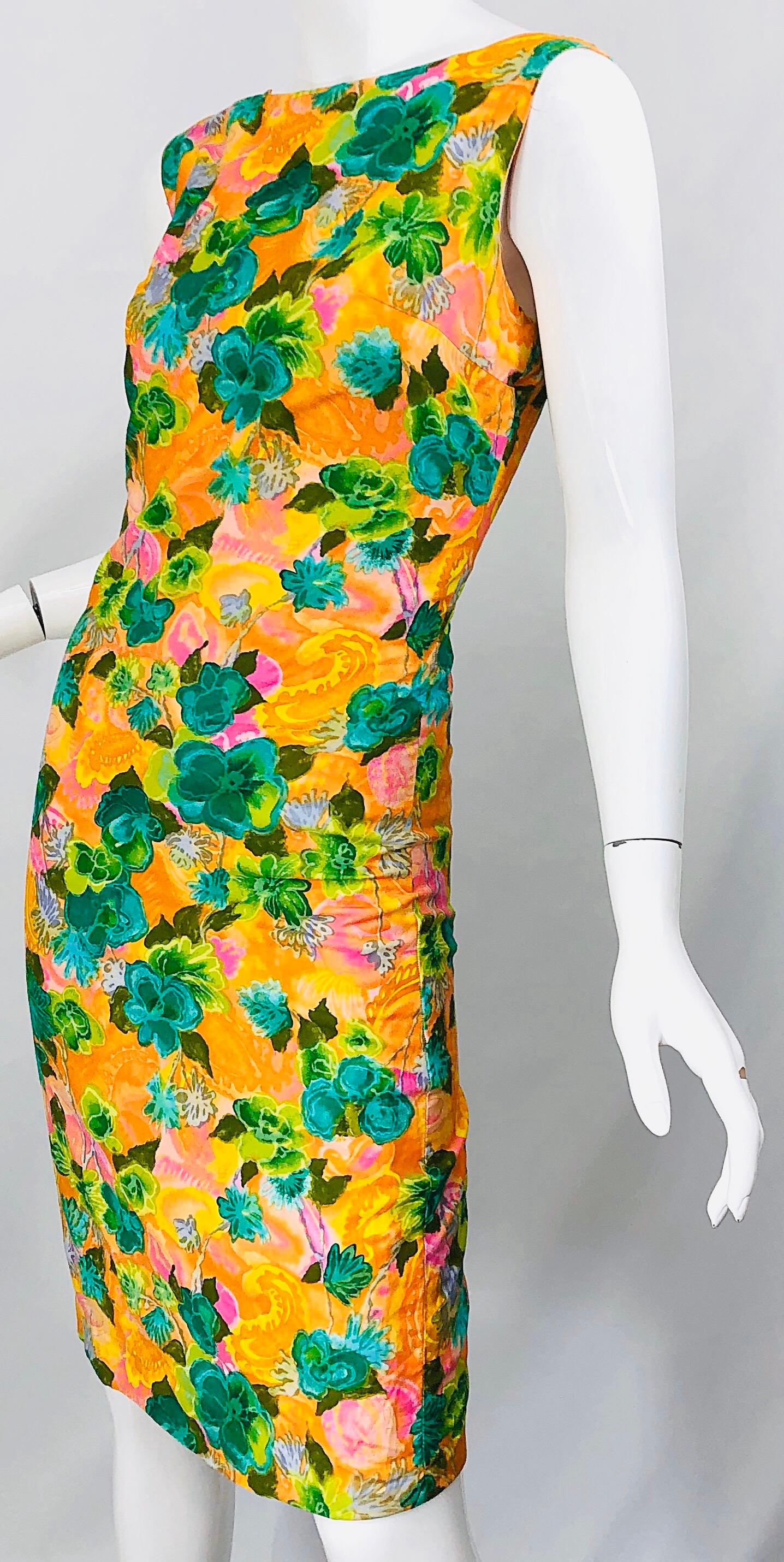 Melo of California - Robe fourreau vintage à imprimé de fleurs orange, vert et rose, années 1960 Pour femmes en vente